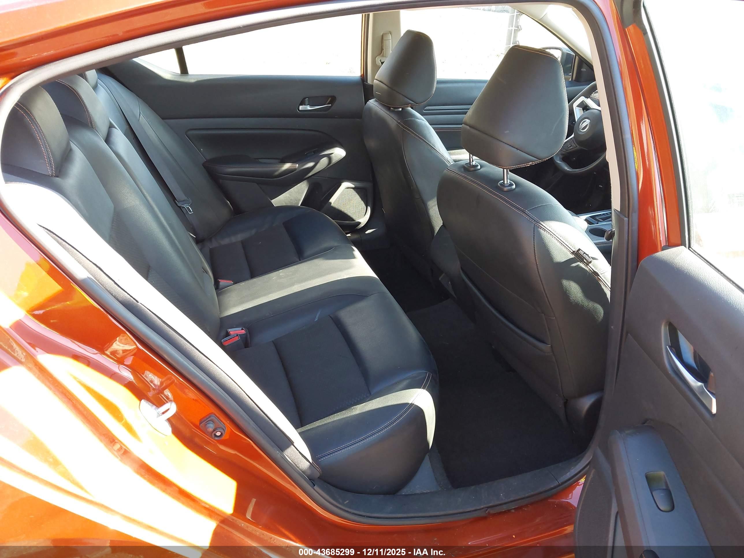 NISSAN ALTIMA image 8