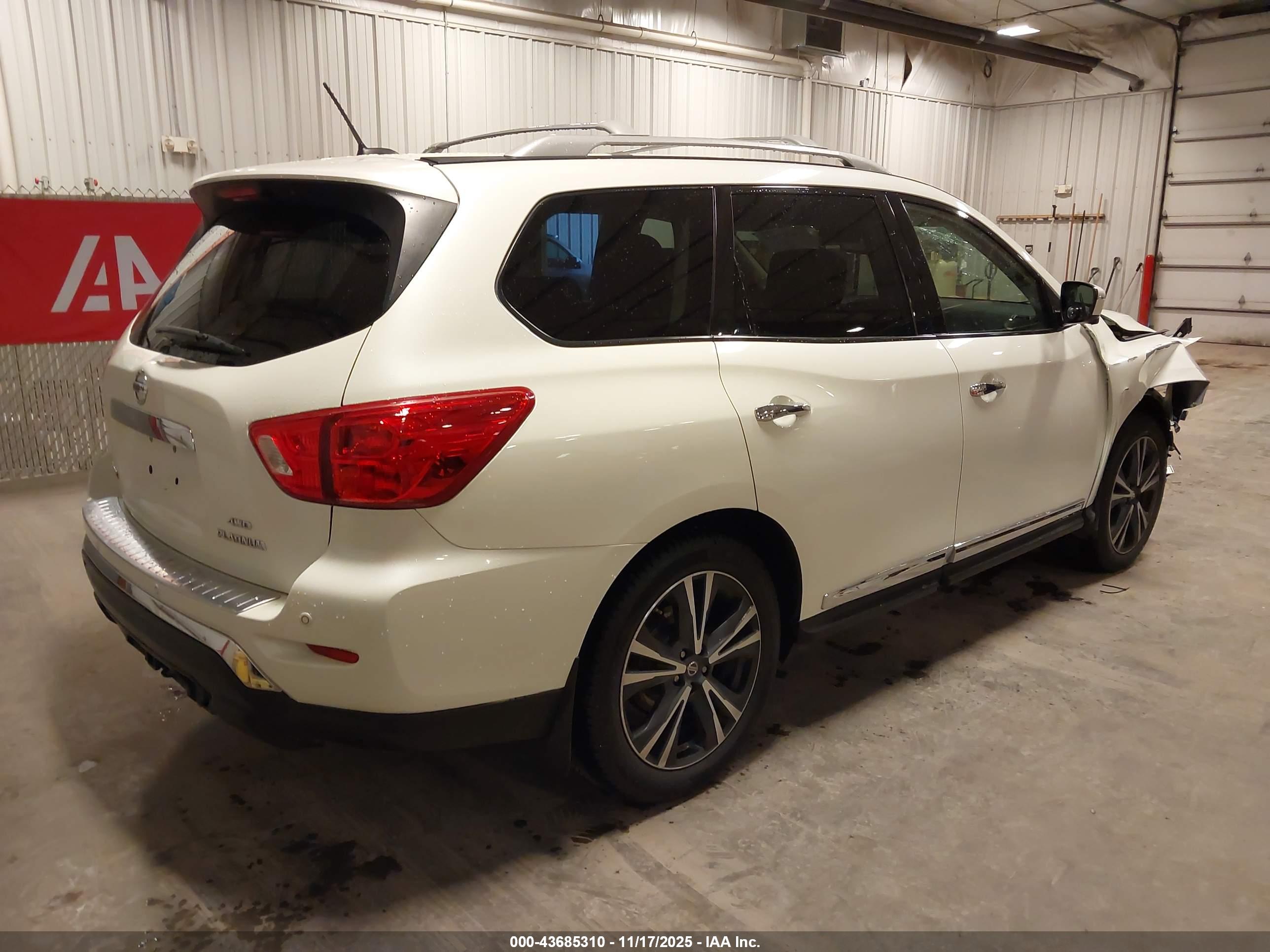 NISSAN PATHFINDER image 4