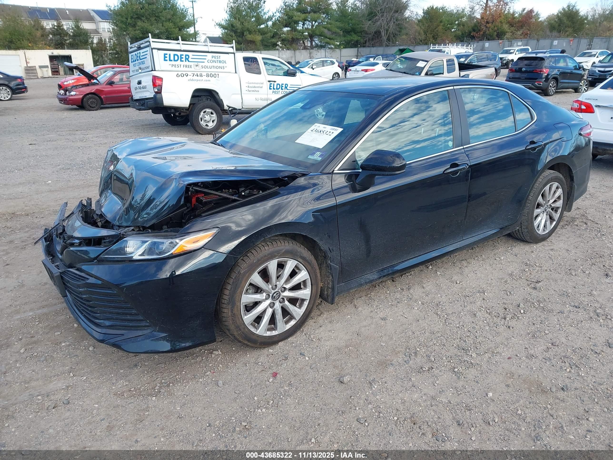 TOYOTA CAMRY image 2