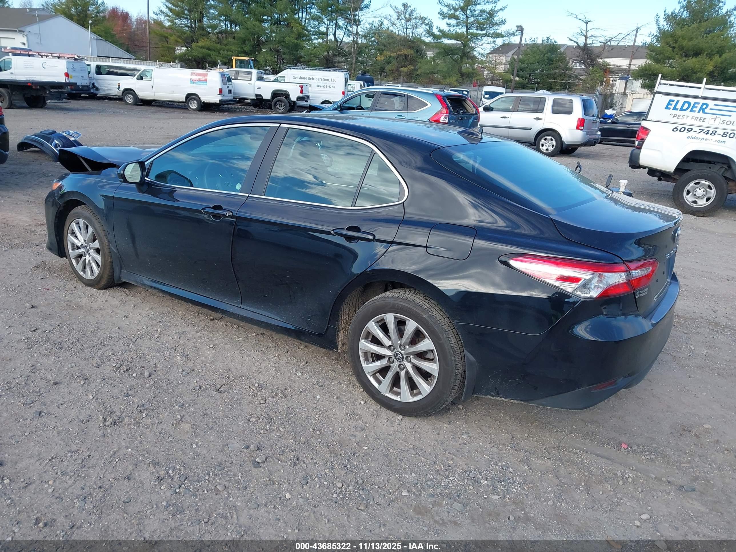 TOYOTA CAMRY image 3