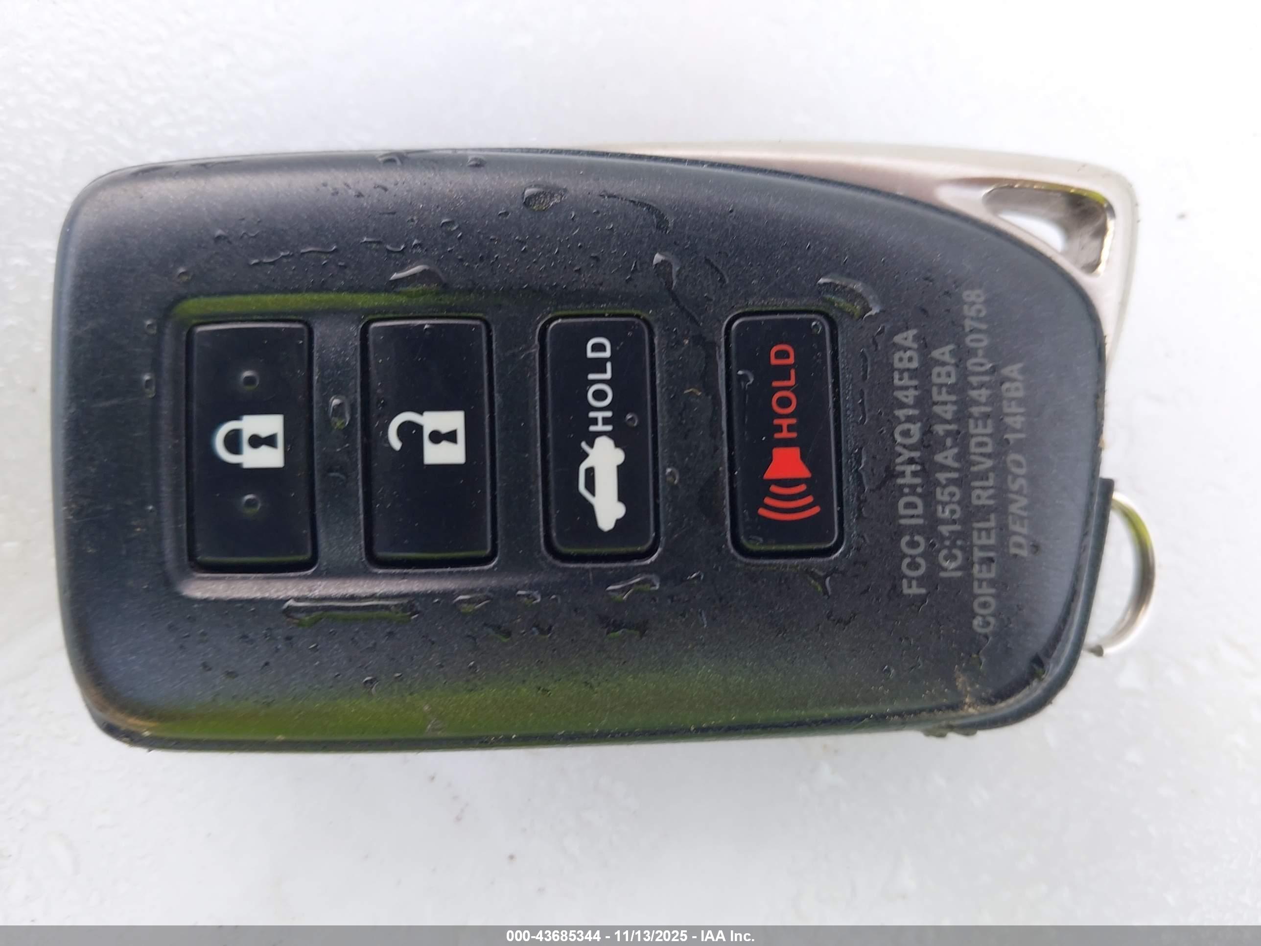 LEXUS IS image 11