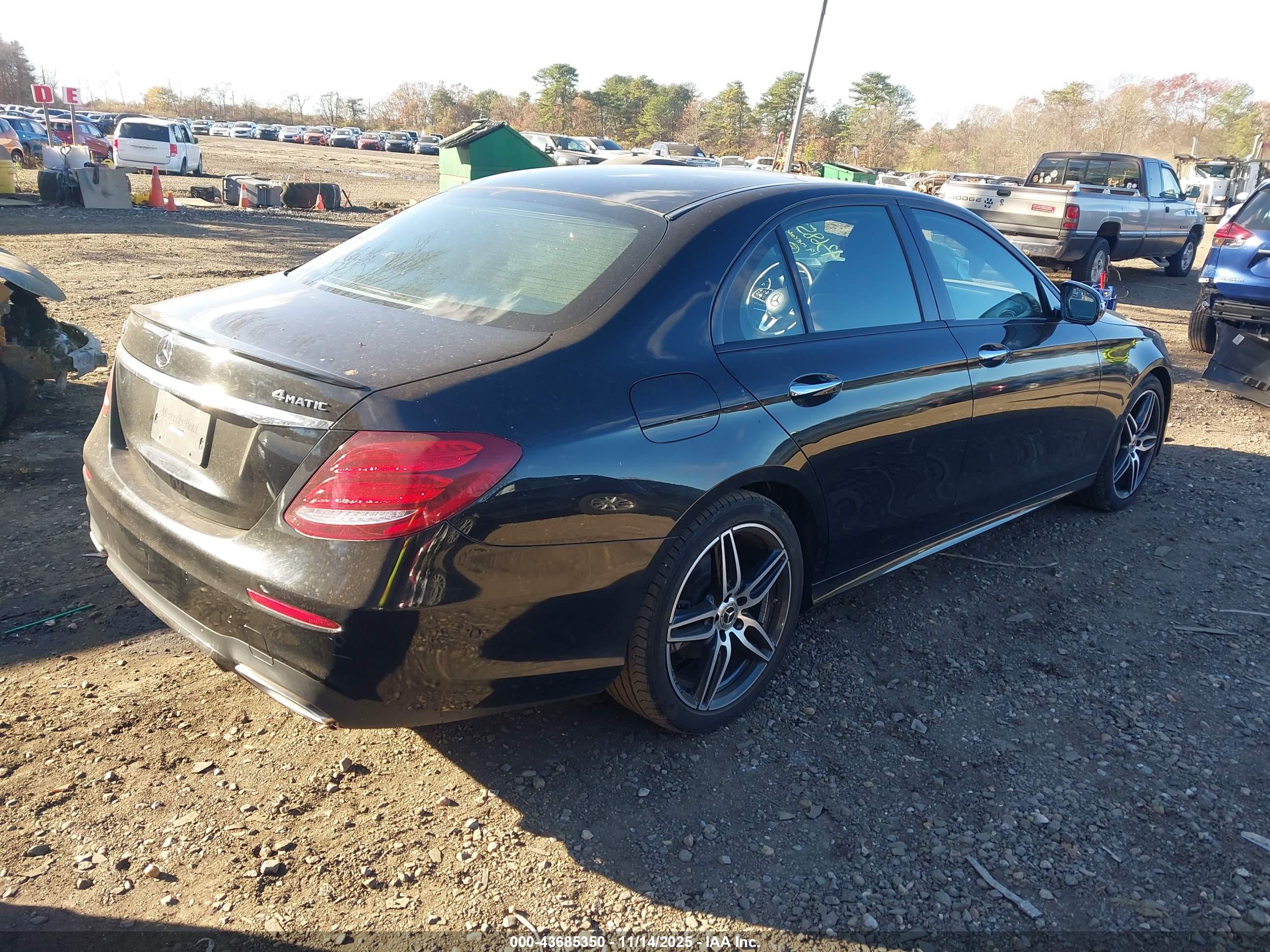 MERCEDES-BENZ E image 4
