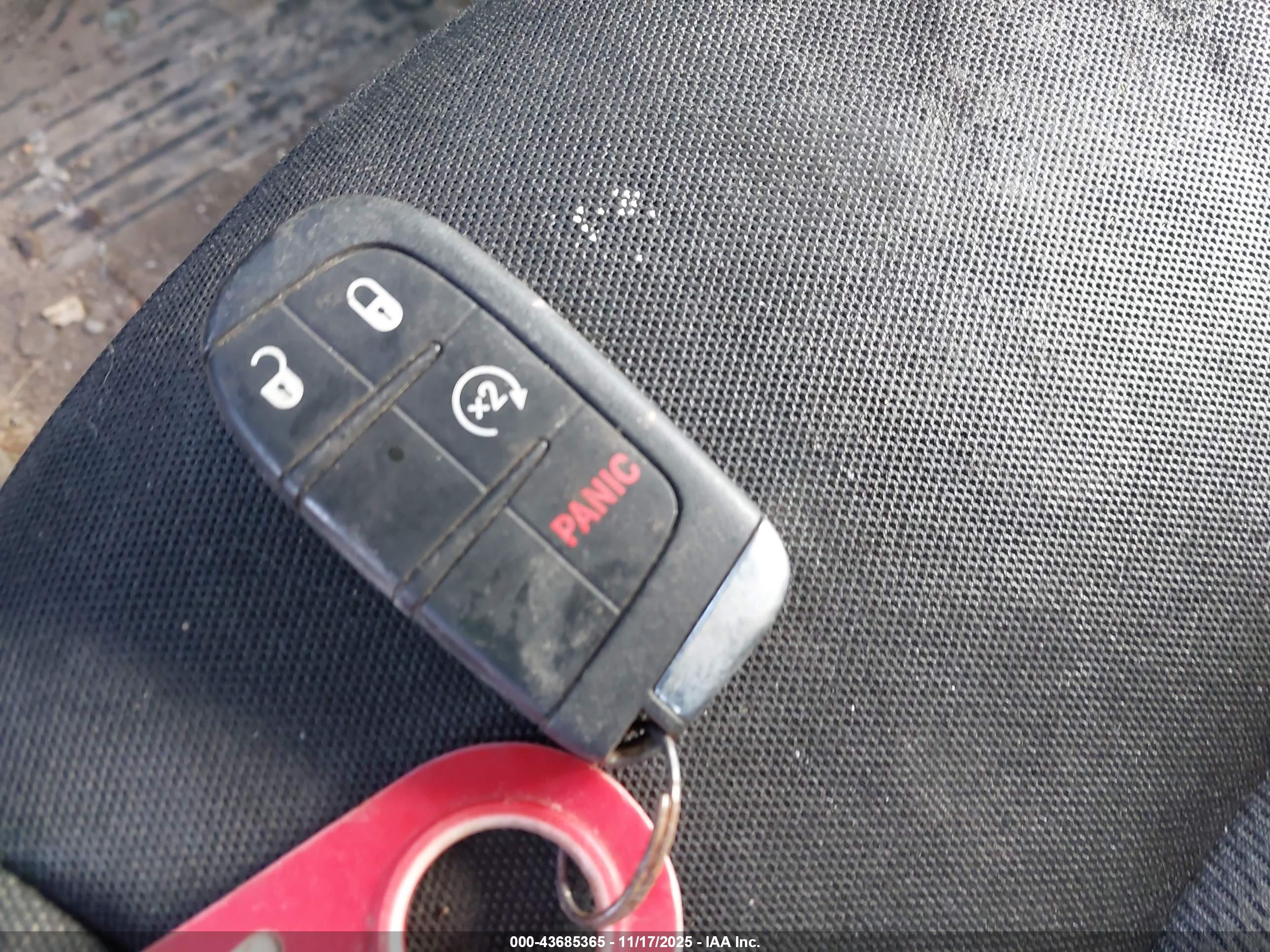 JEEP RENEGADE image 11
