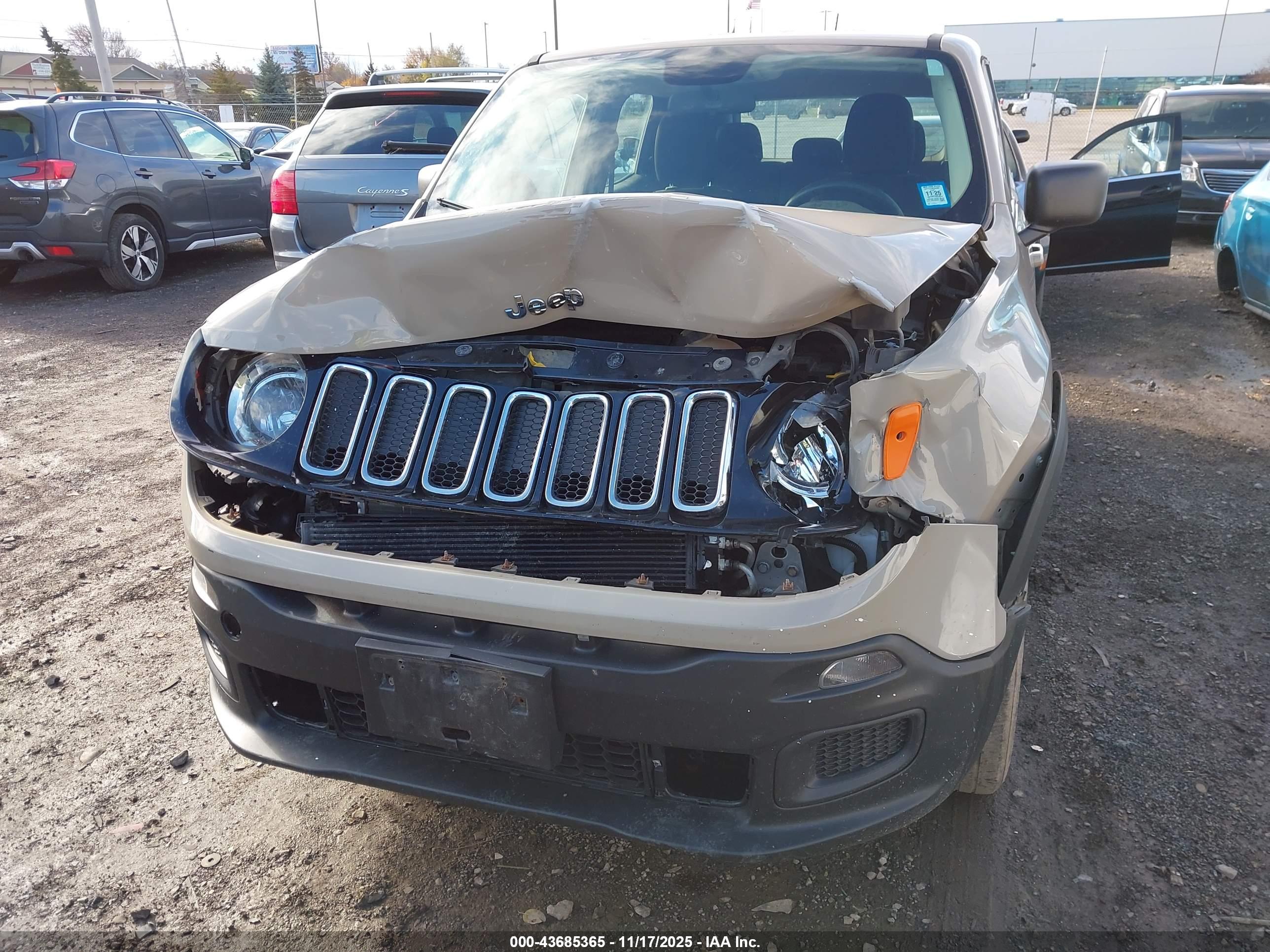 JEEP RENEGADE image 6