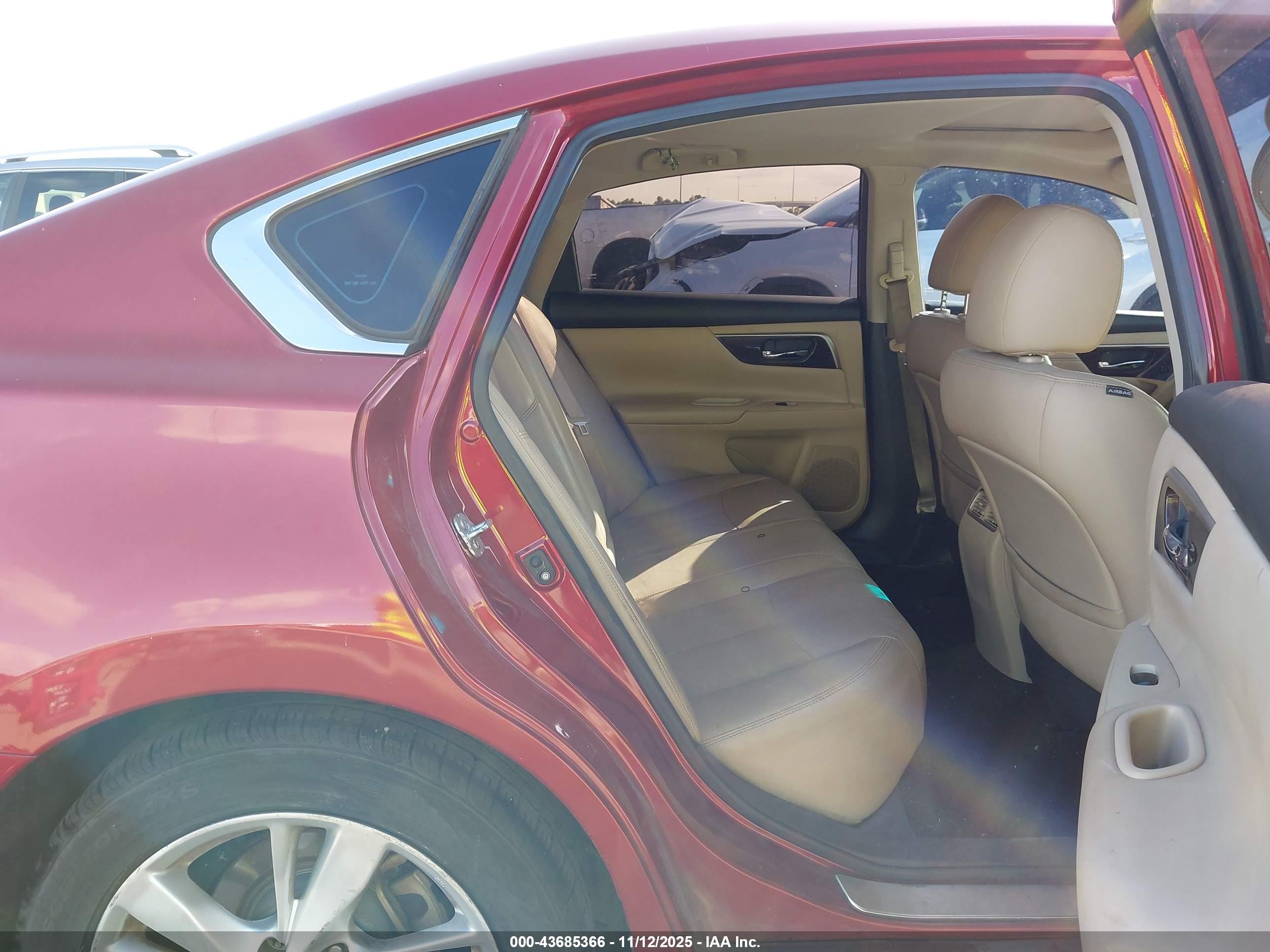 NISSAN ALTIMA image 8