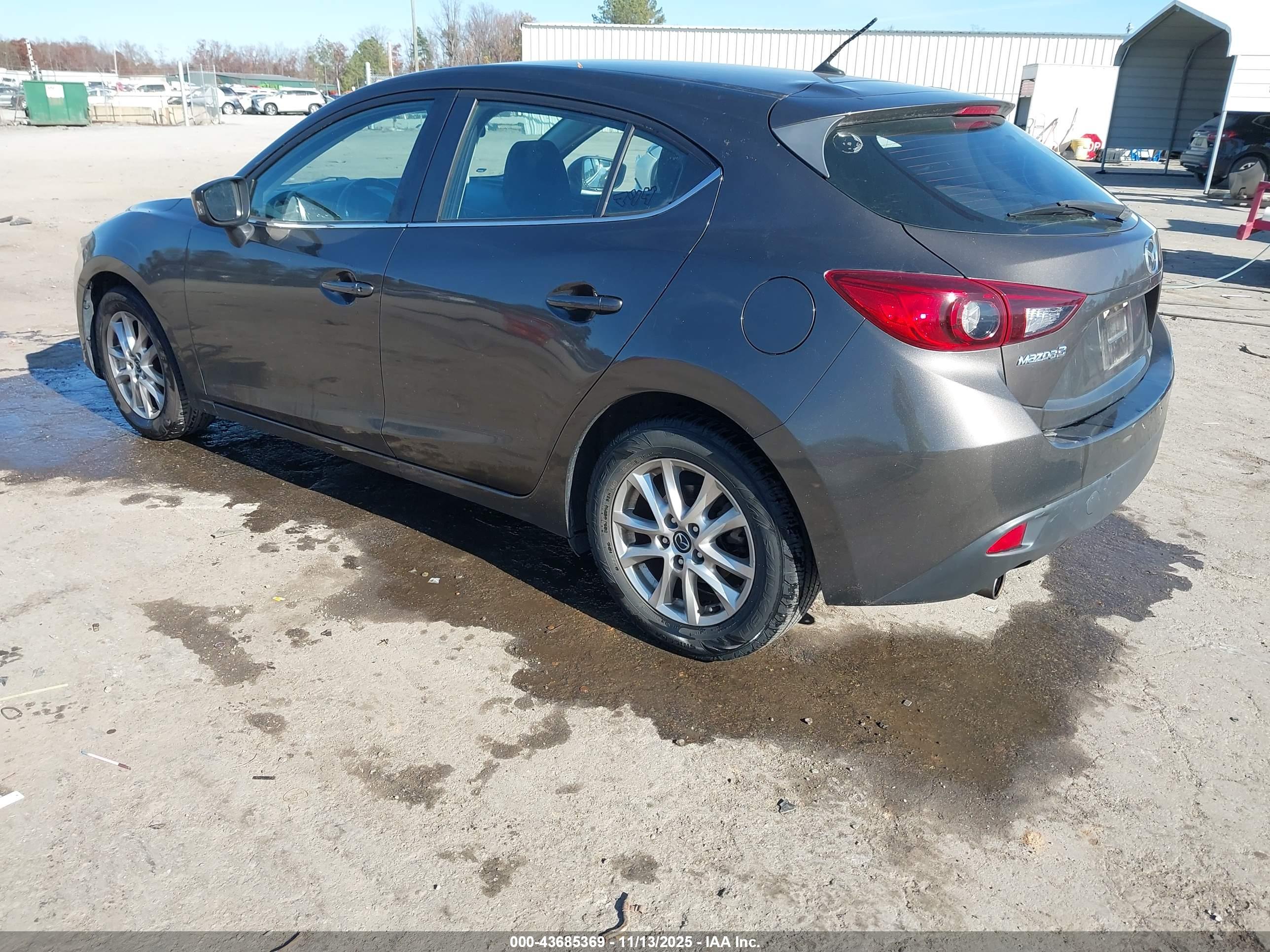MAZDA MAZDA3 image 3