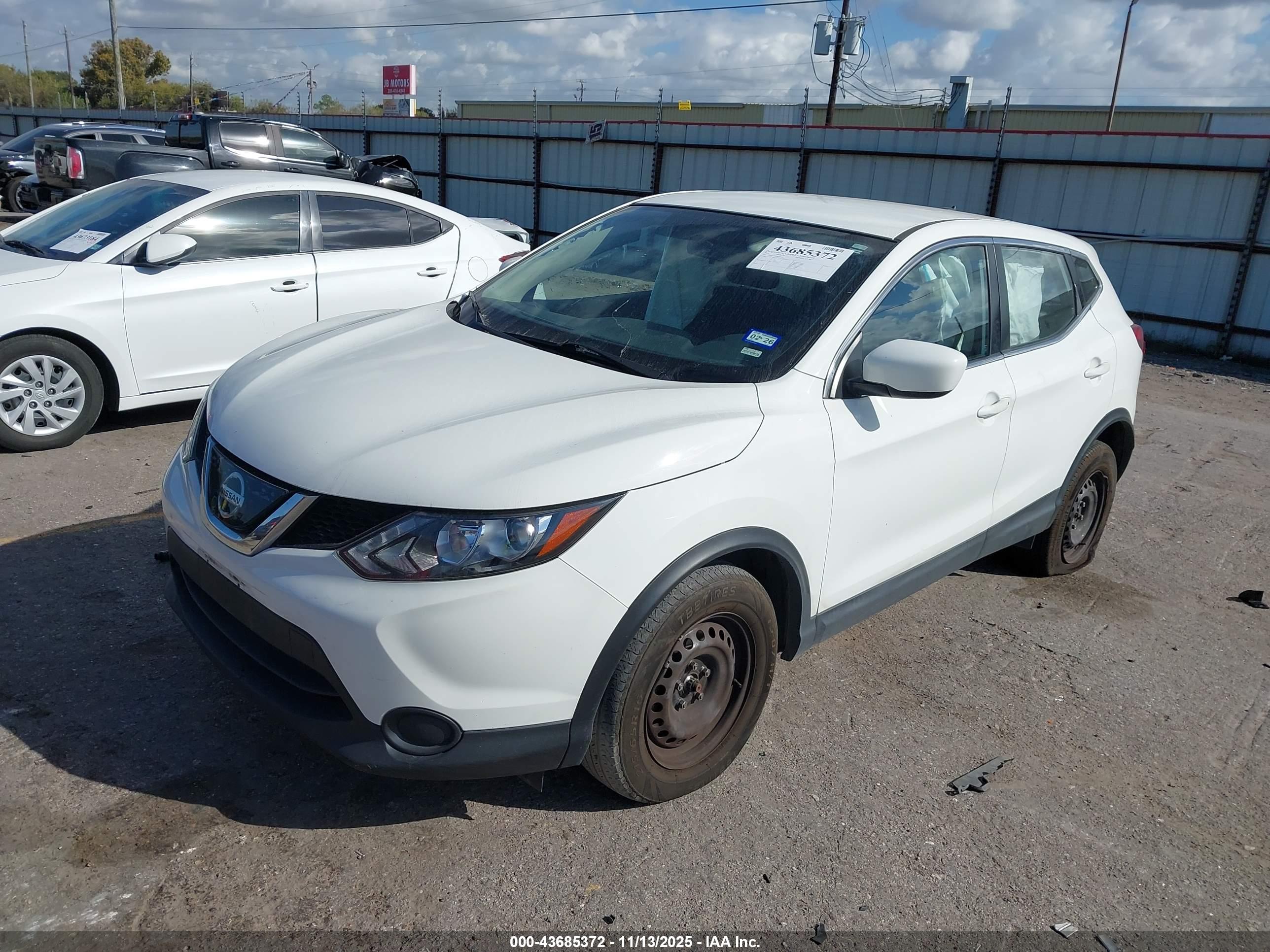 NISSAN ROGUE image 2