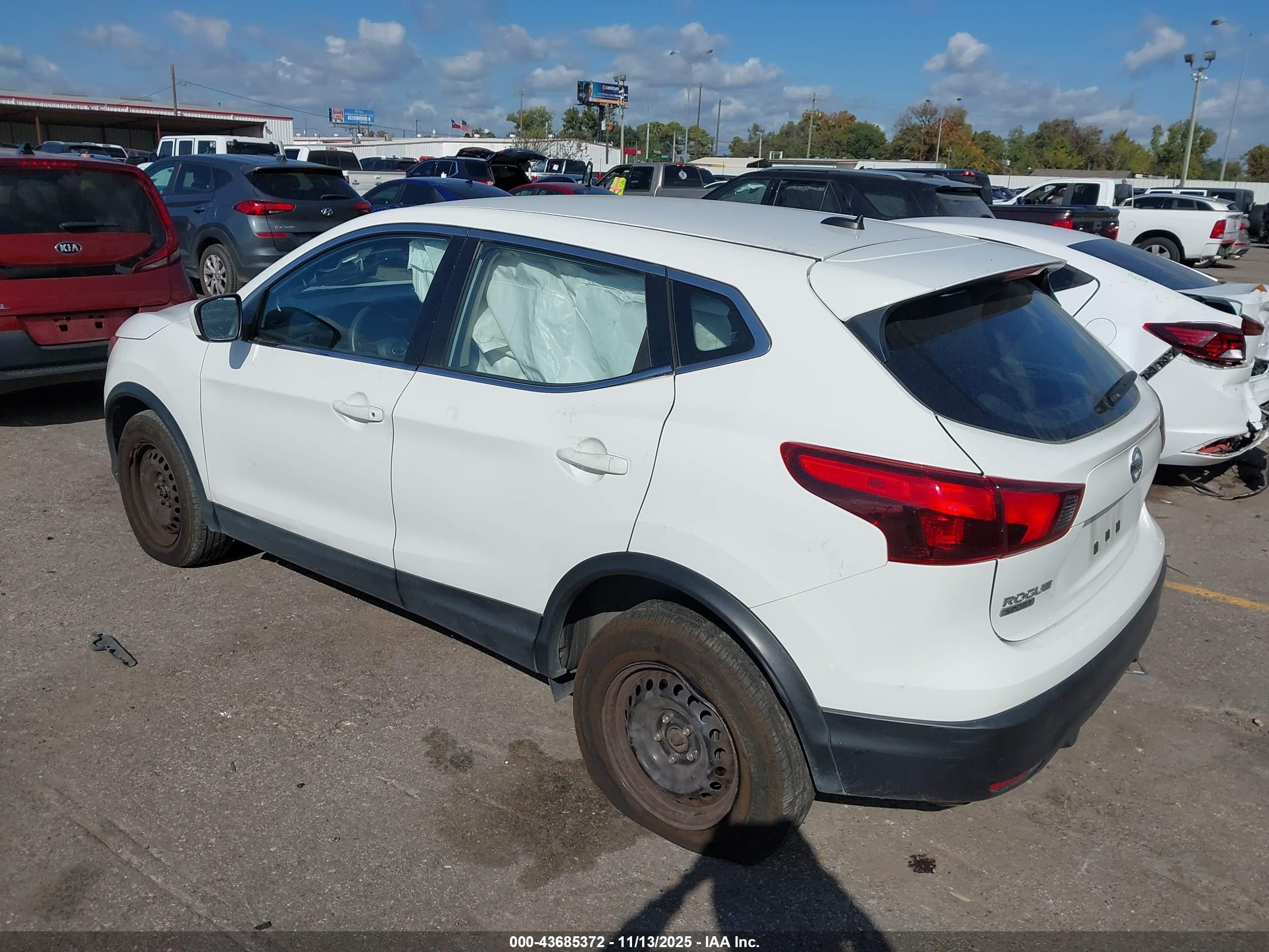 NISSAN ROGUE image 3