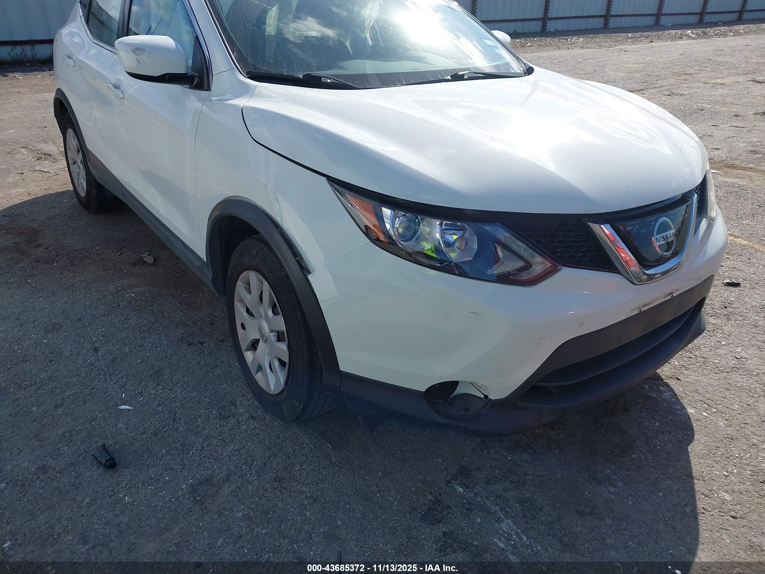 NISSAN ROGUE image 6