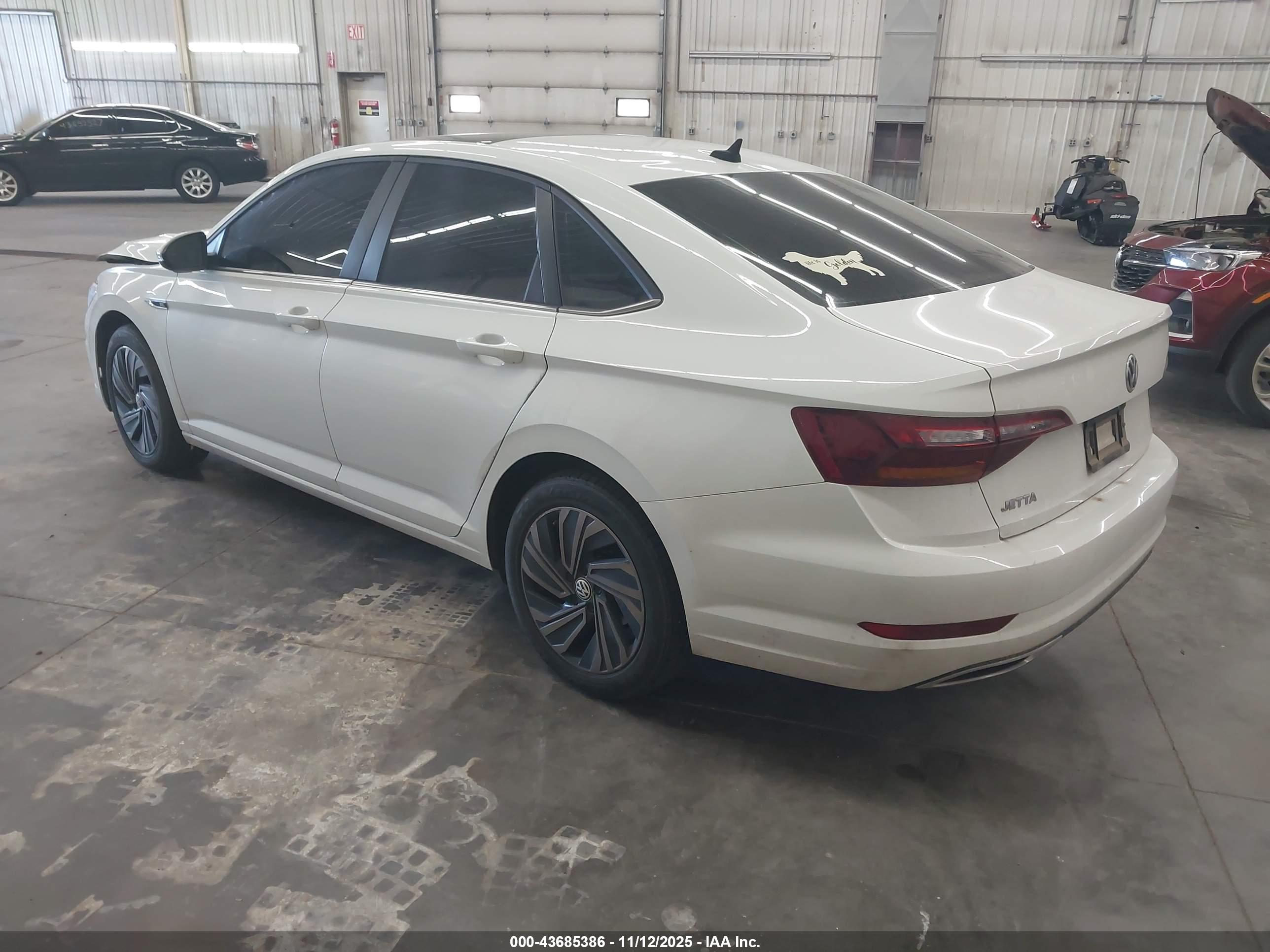 VOLKSWAGEN JETTA image 3