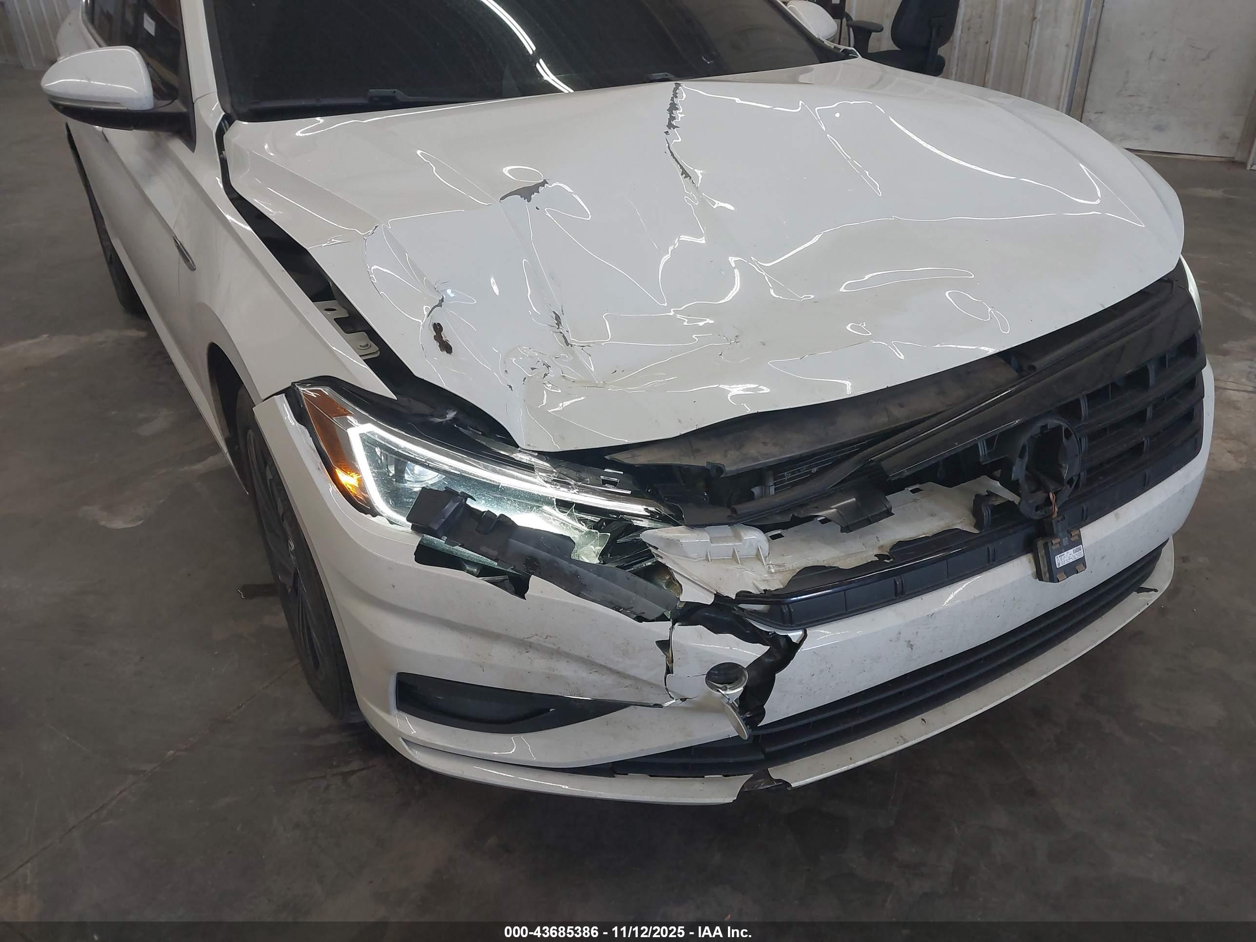 VOLKSWAGEN JETTA image 6