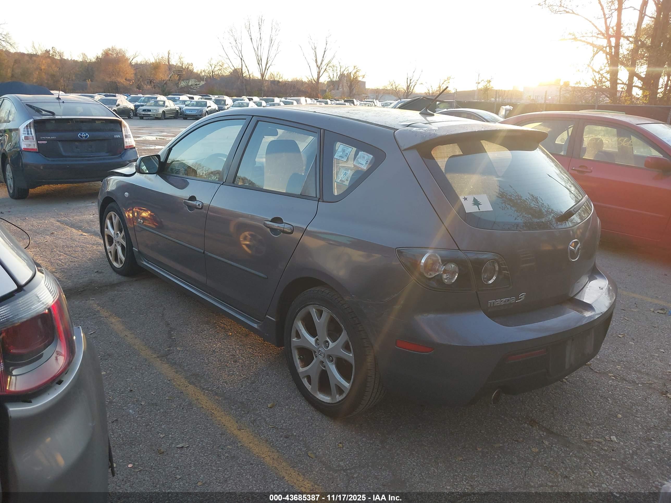 MAZDA MAZDA3 image 3