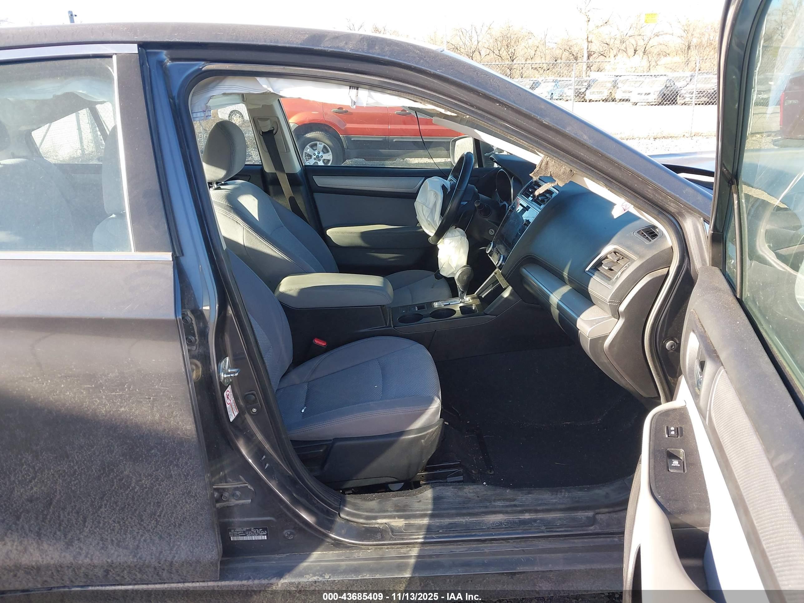 SUBARU LEGACY image 5