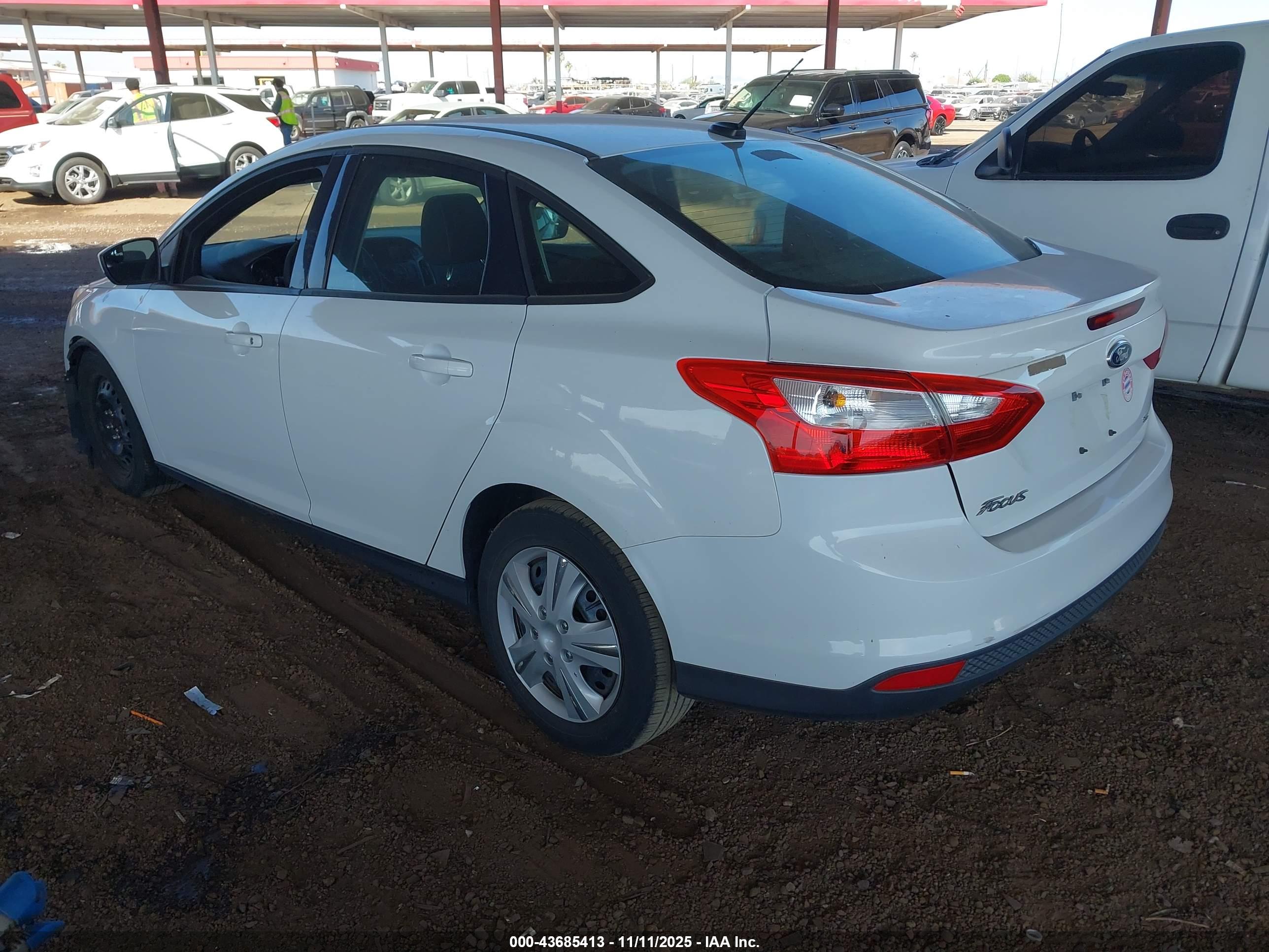 FORD FOCUS image 3