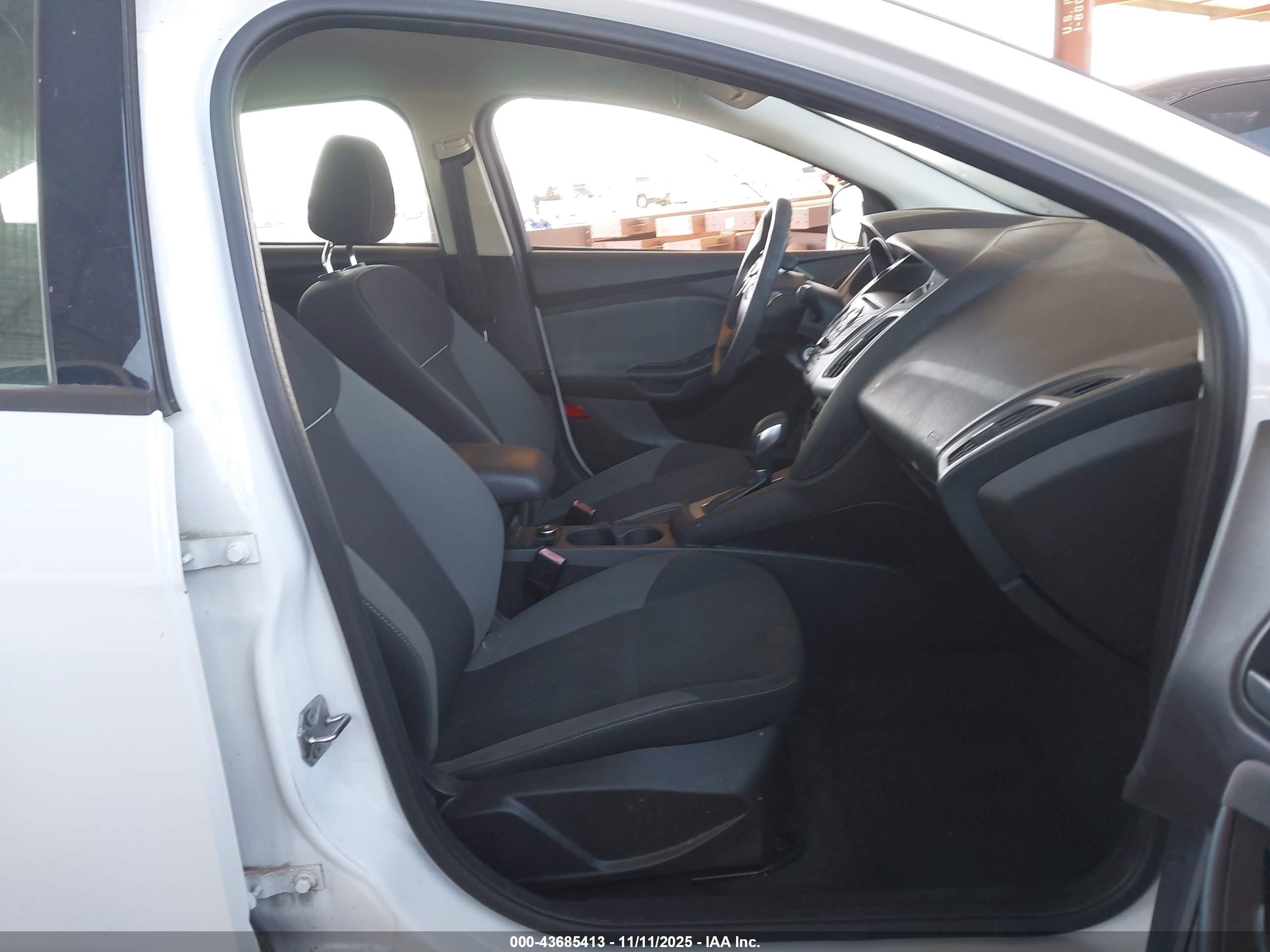 FORD FOCUS image 5