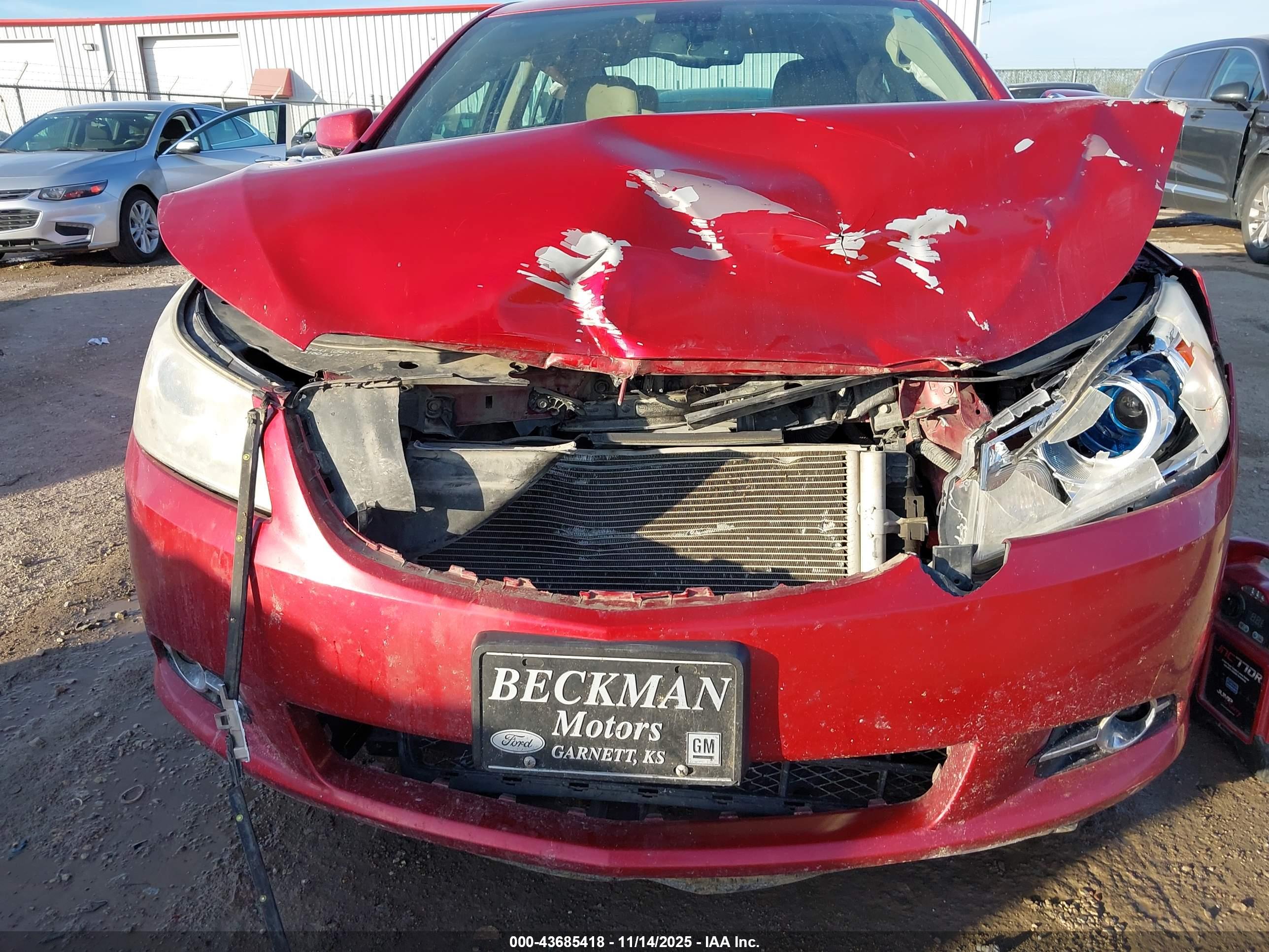 BUICK LACROSSE image 6