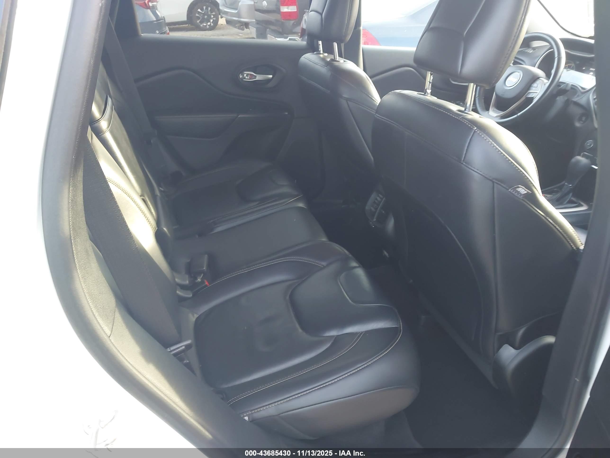 JEEP CHEROKEE image 8