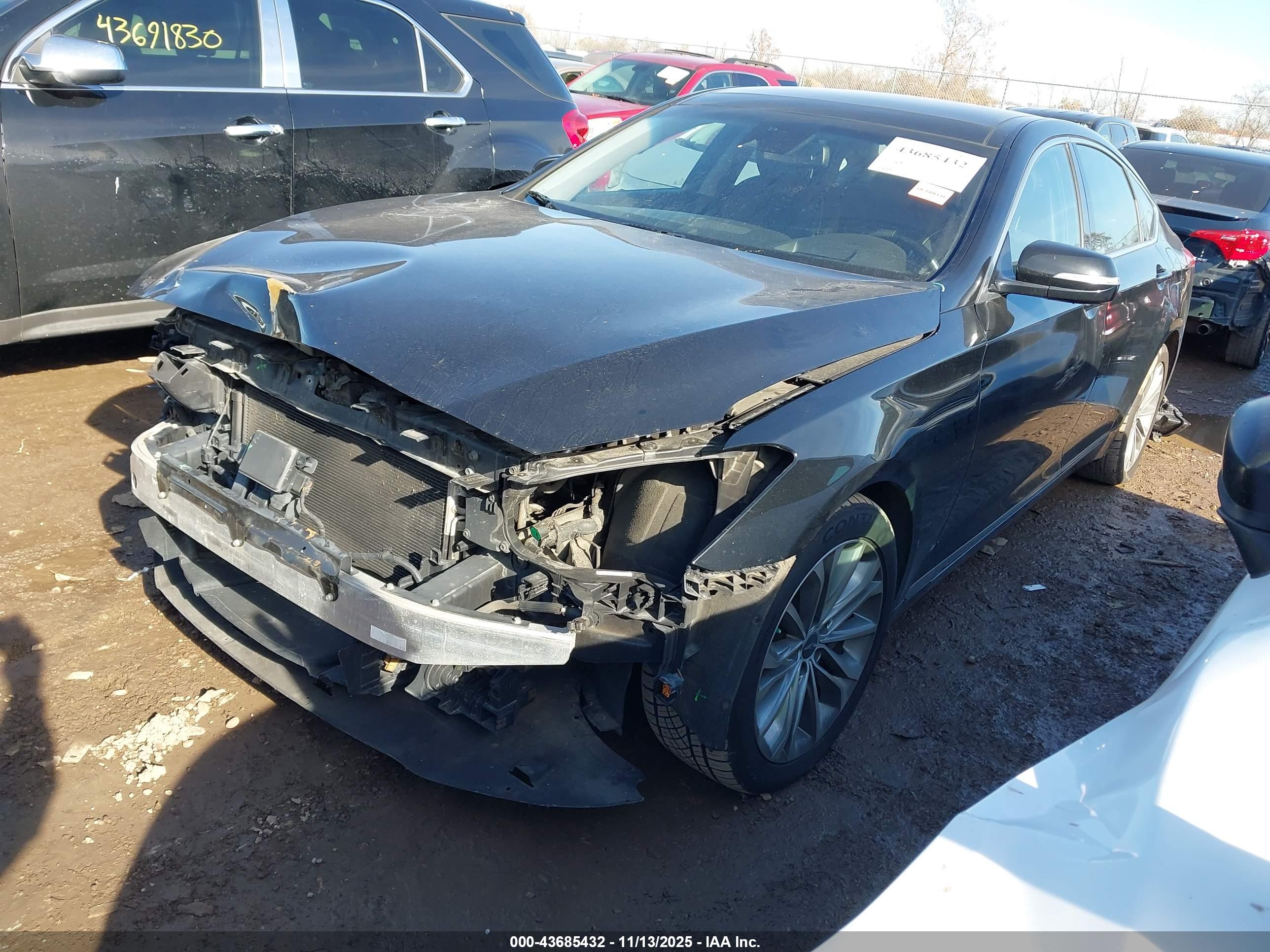 HYUNDAI GENESIS image 2
