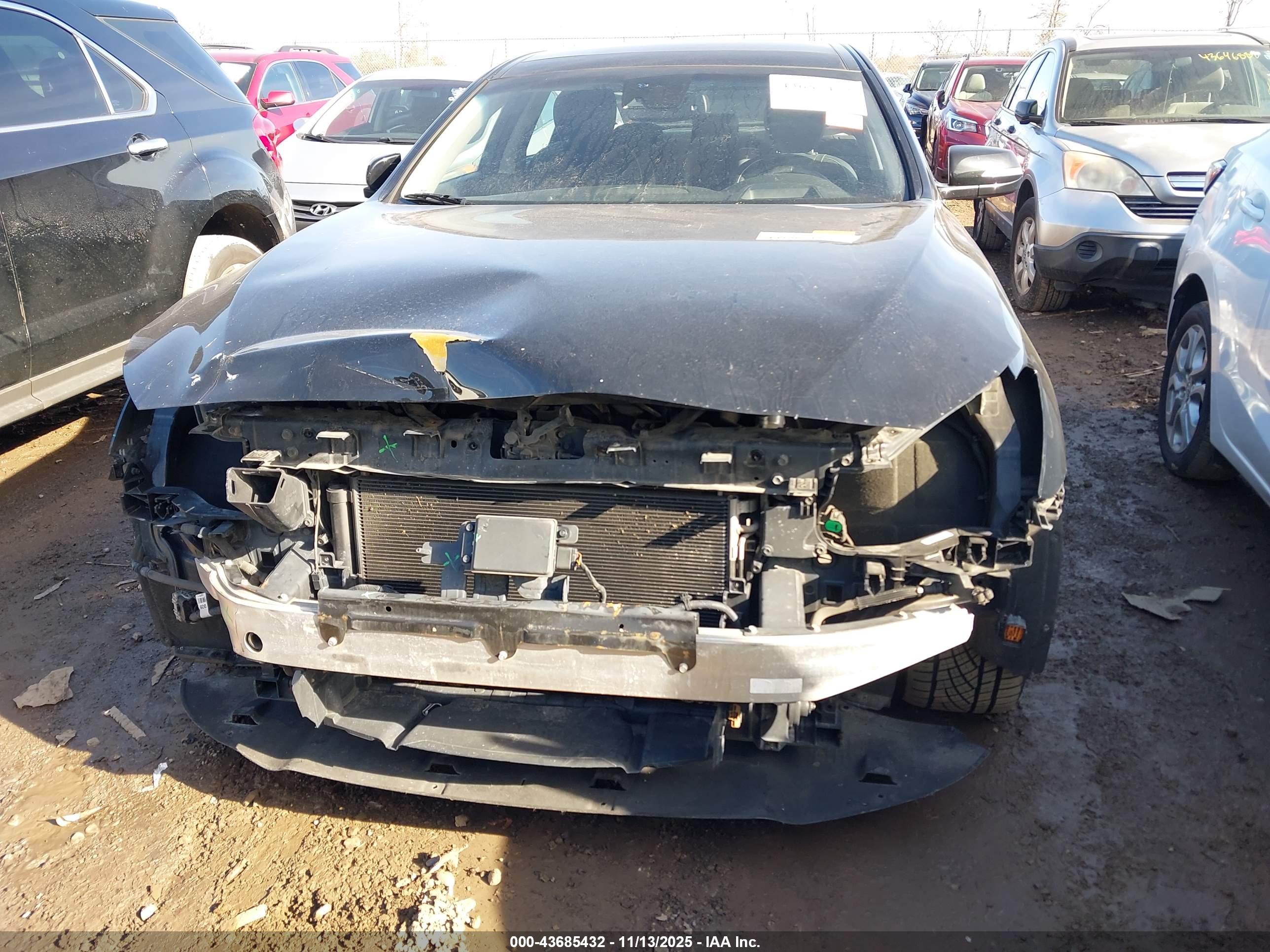 HYUNDAI GENESIS image 6