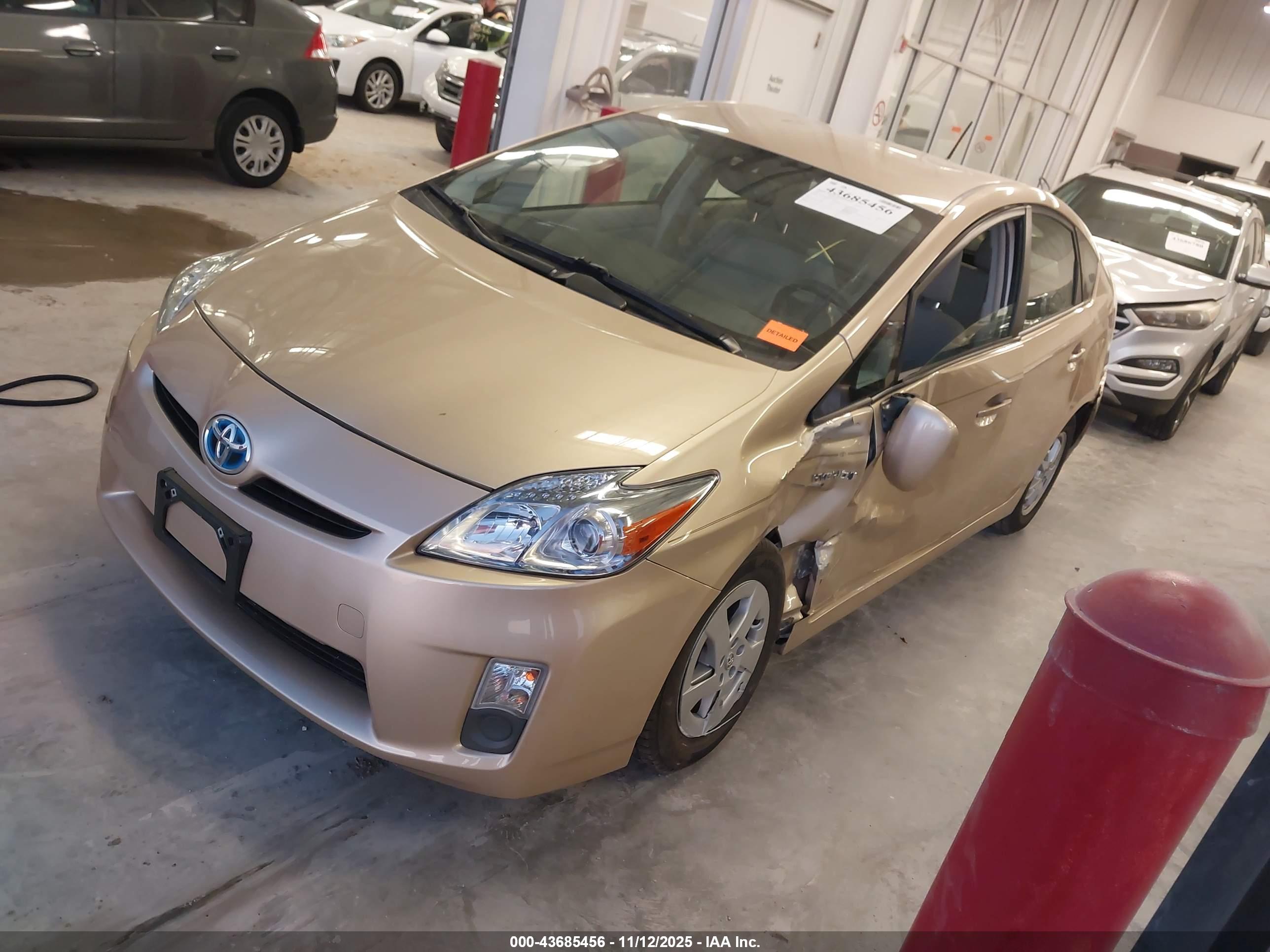 TOYOTA PRIUS image 2