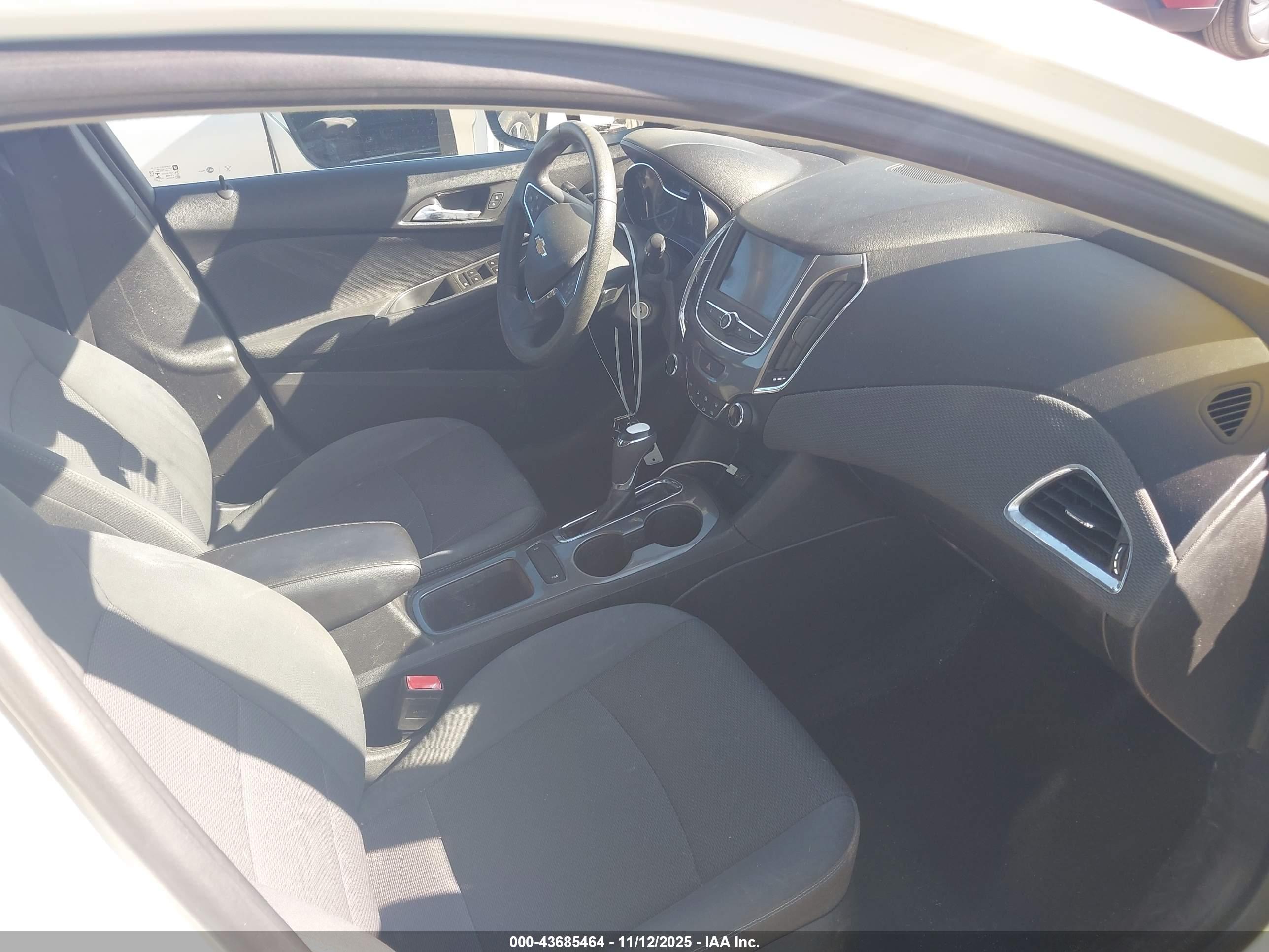 CHEVROLET CRUZE image 5
