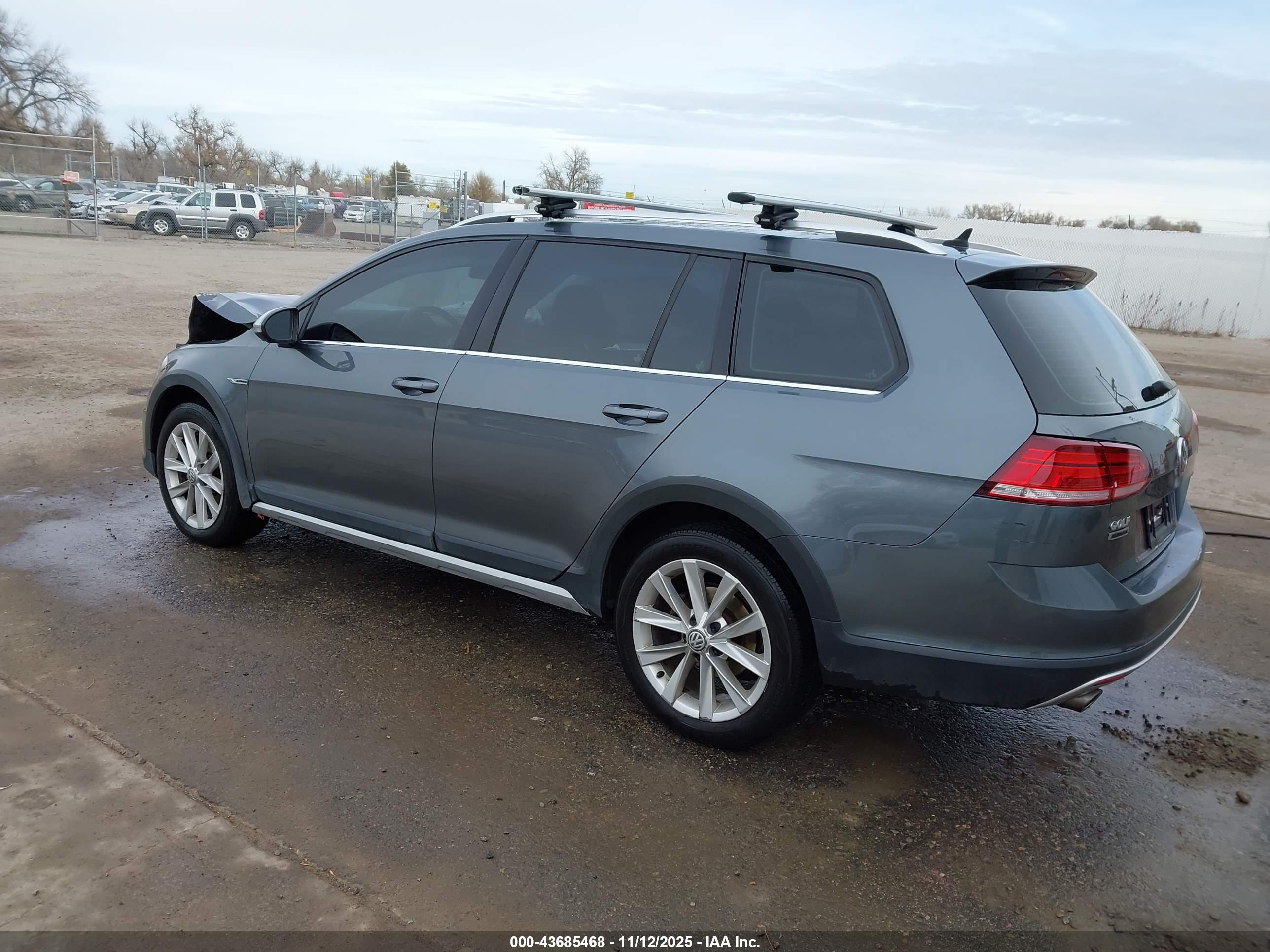 VOLKSWAGEN GOLF image 3