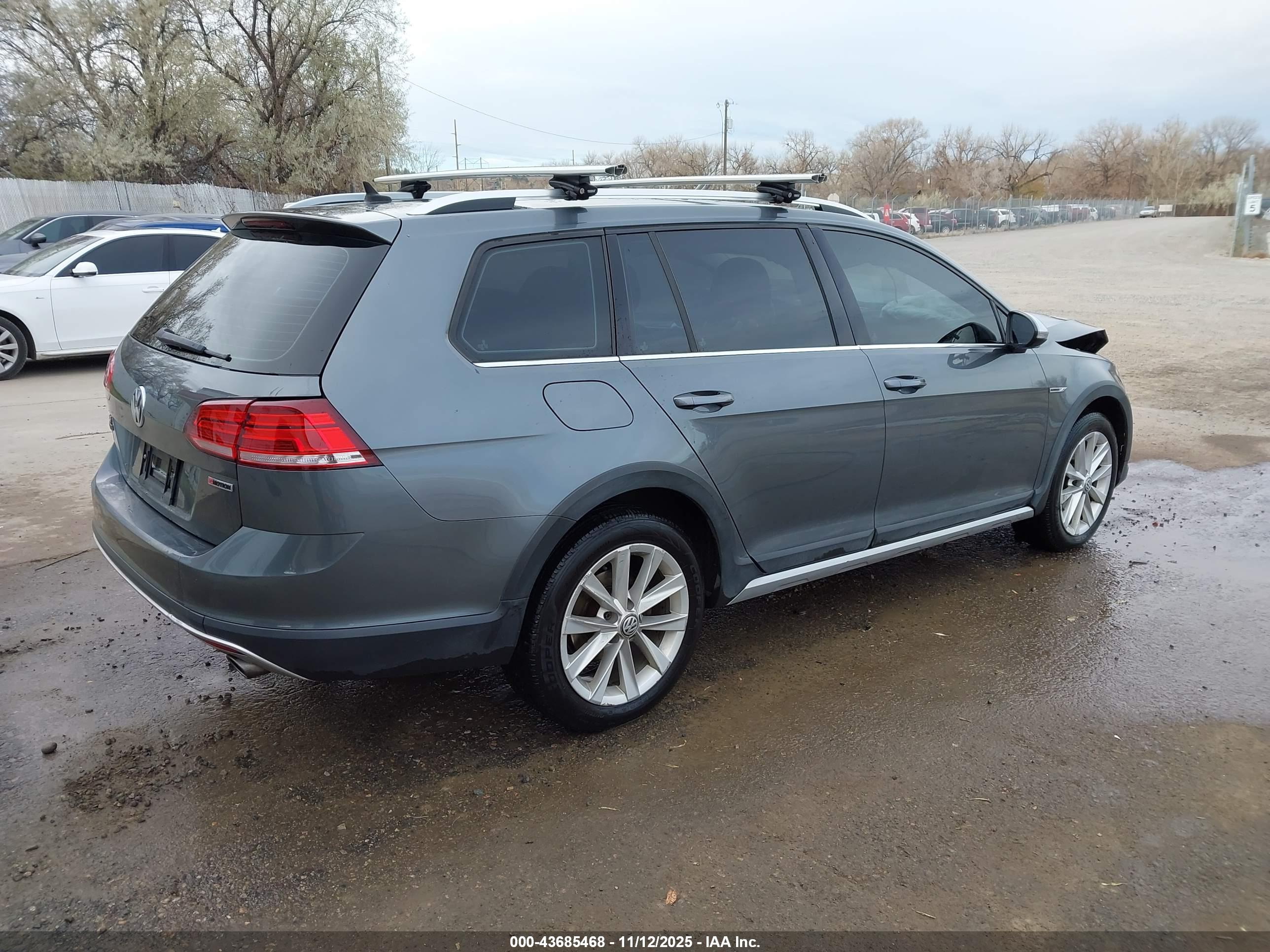 VOLKSWAGEN GOLF image 4