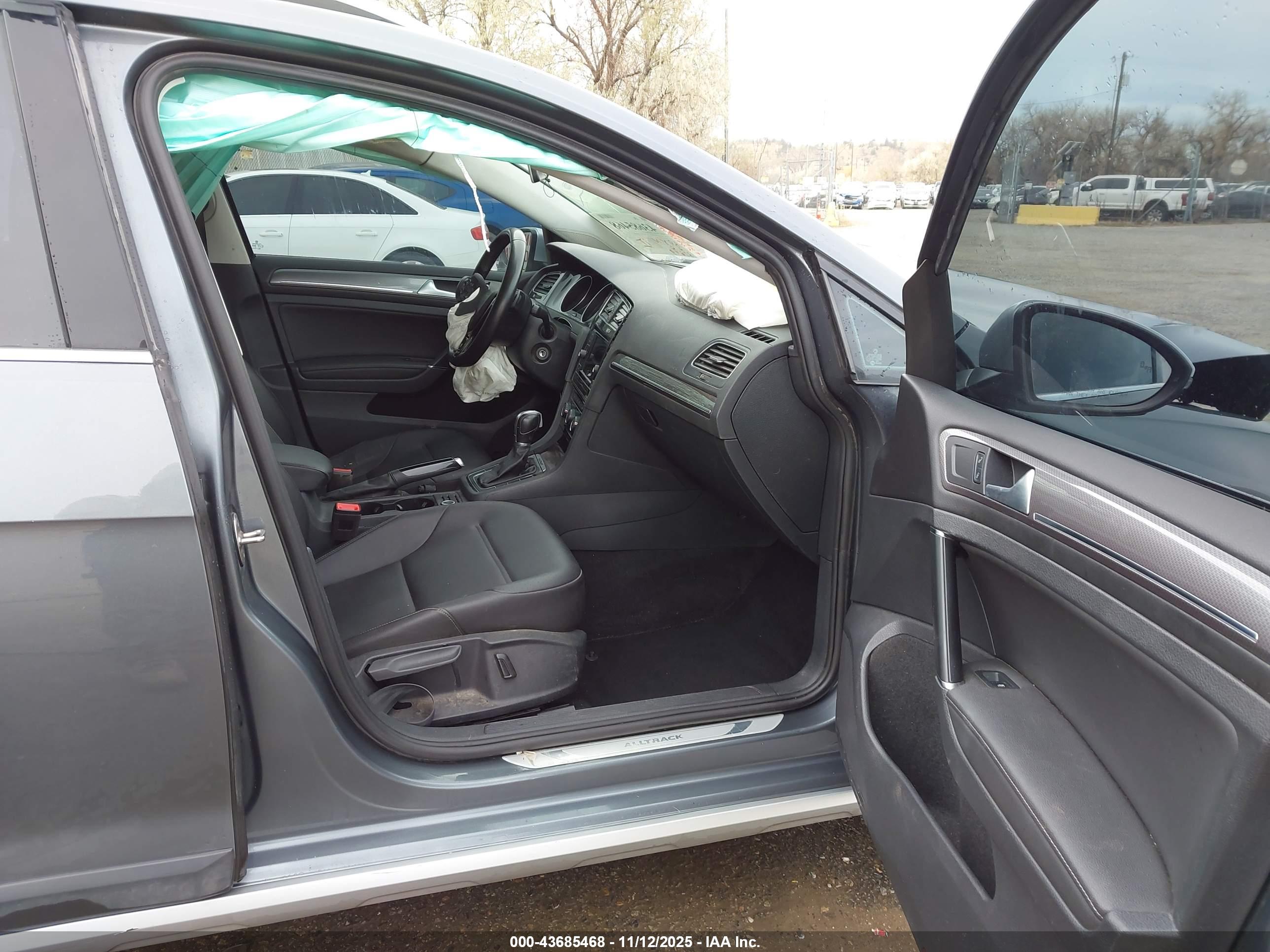 VOLKSWAGEN GOLF image 5
