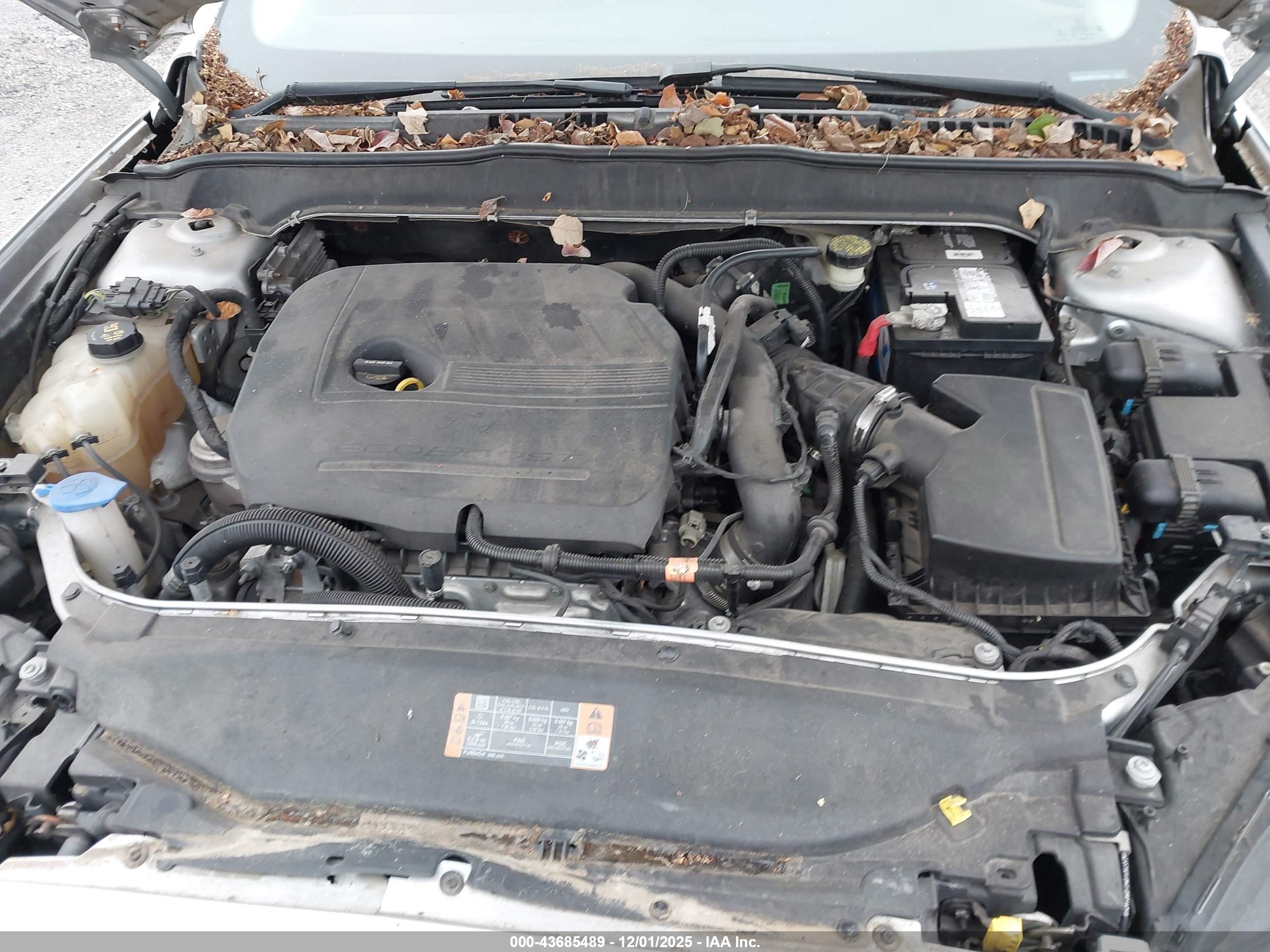 FORD FUSION image 10