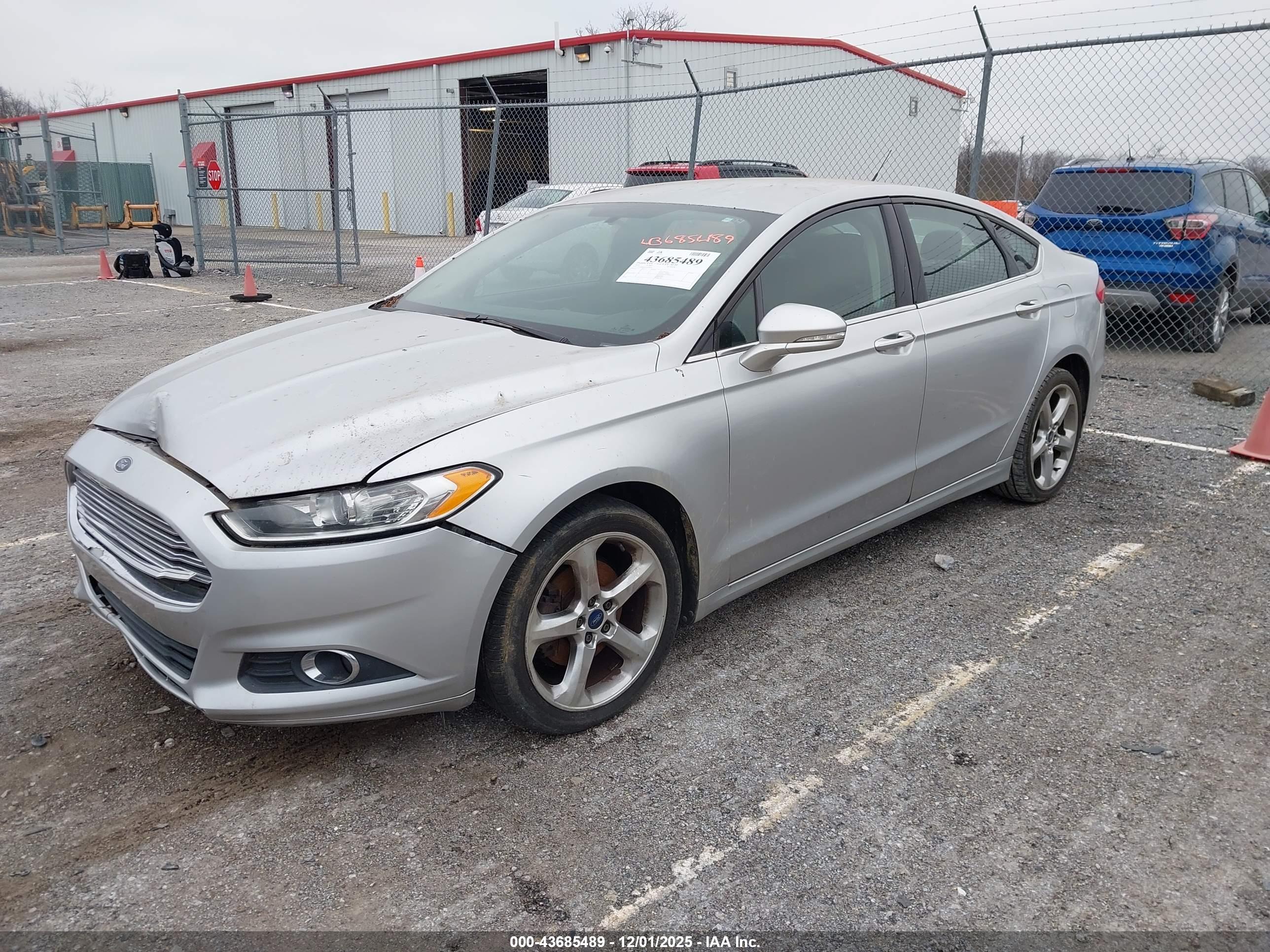 FORD FUSION image 2