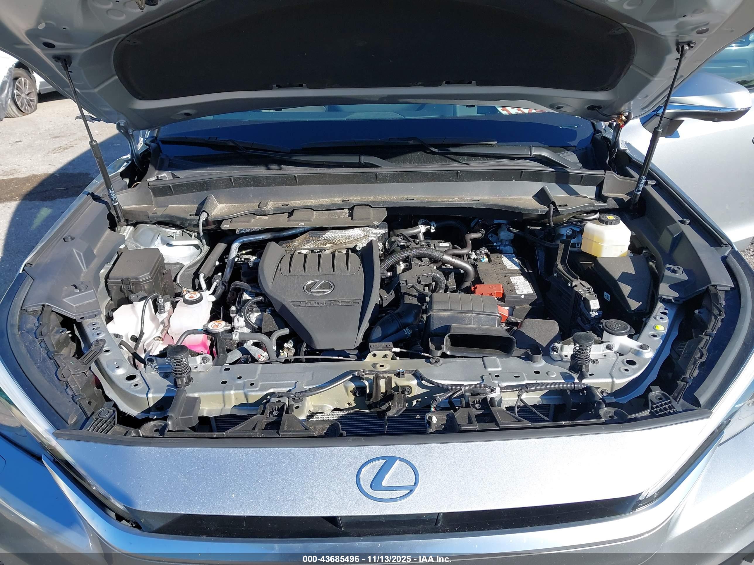 LEXUS TX image 10