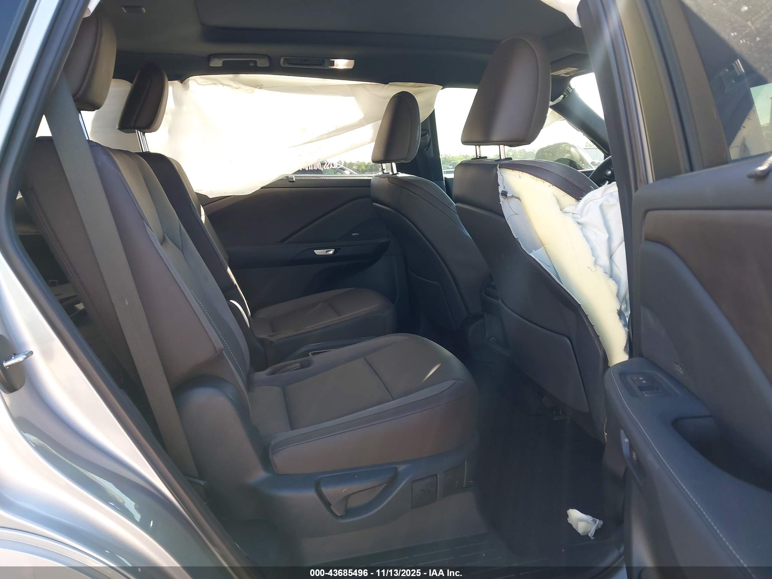 LEXUS TX image 8