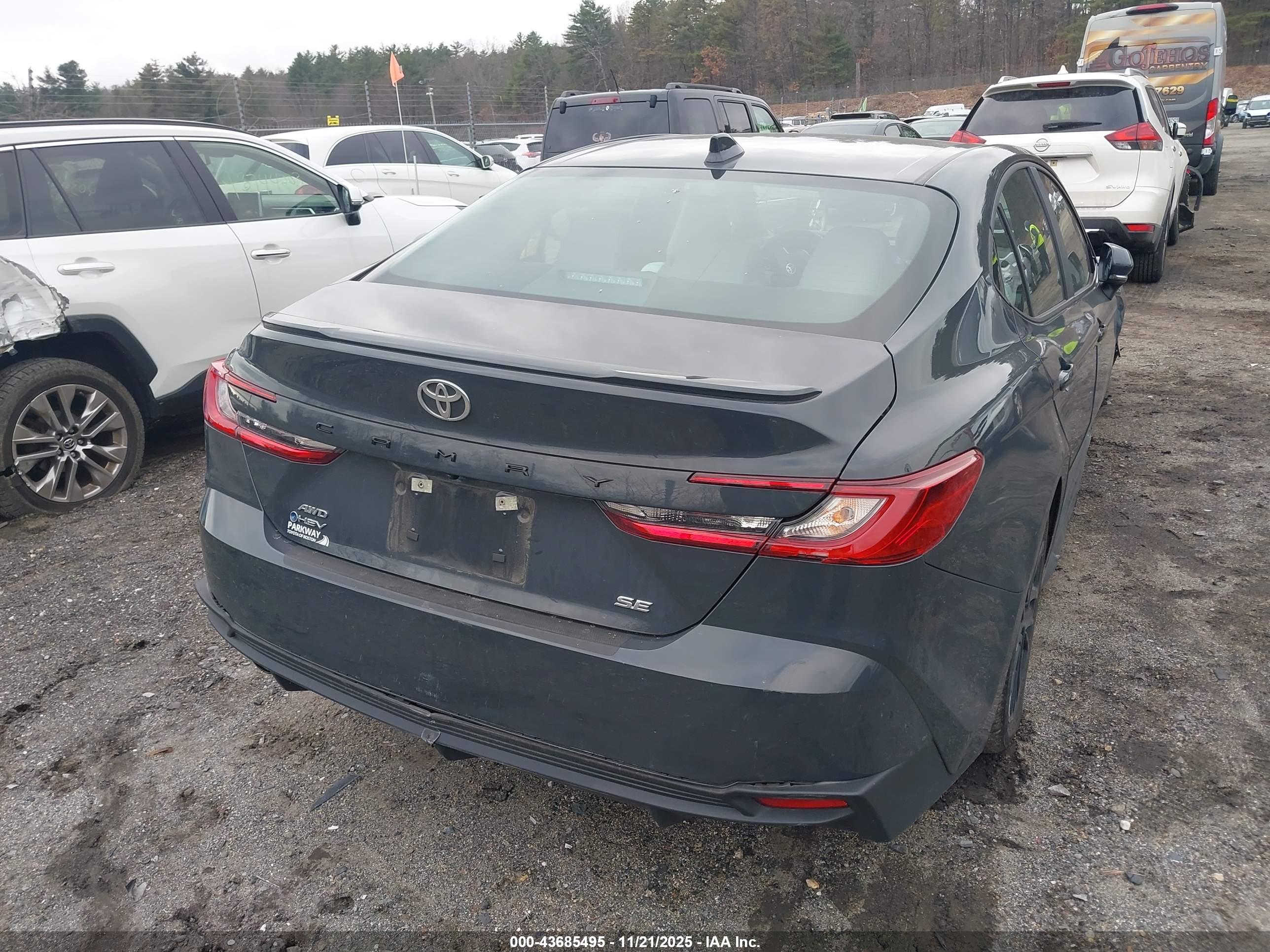 TOYOTA CAMRY image 4
