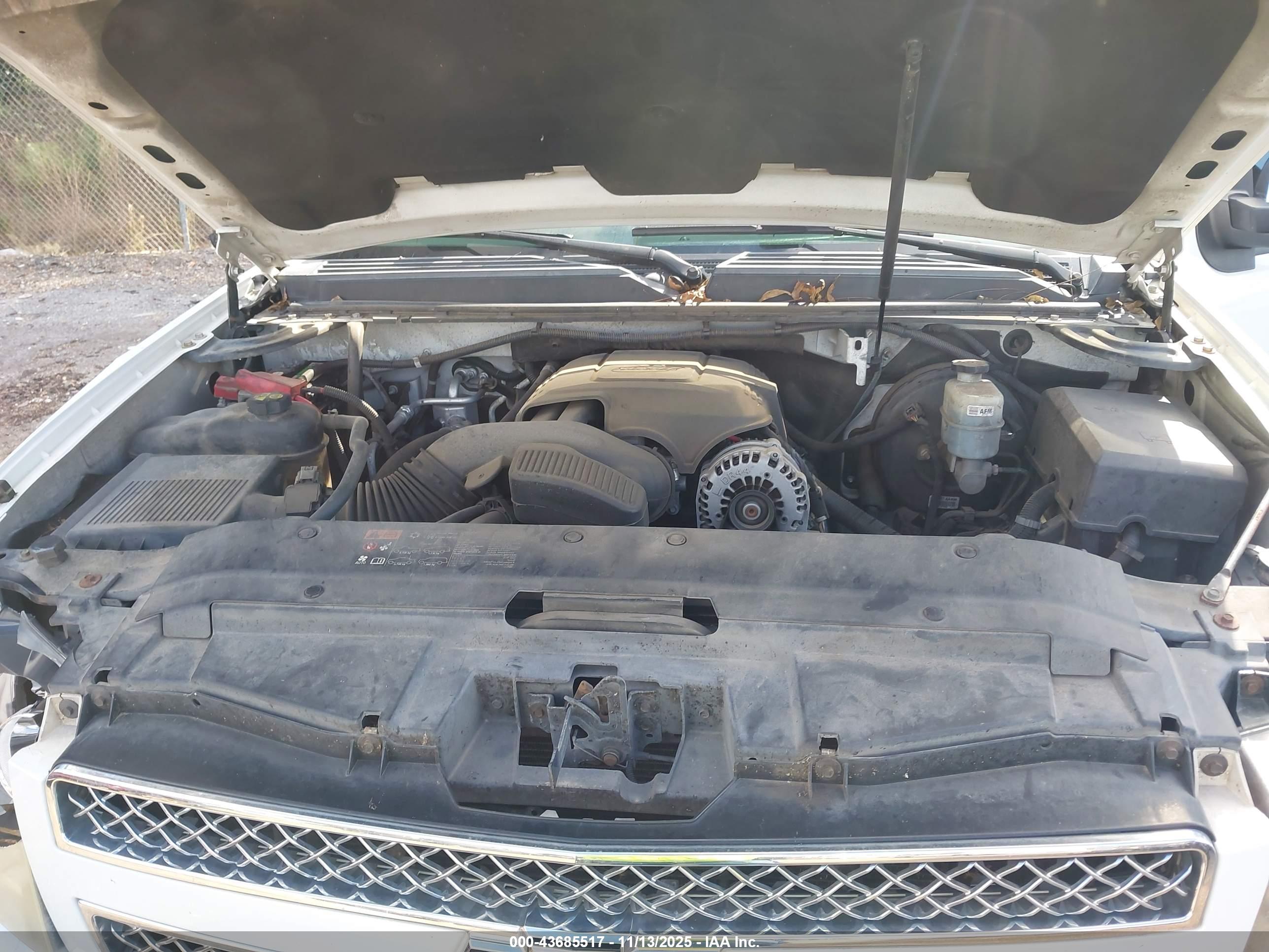 CHEVROLET TAHOE image 10