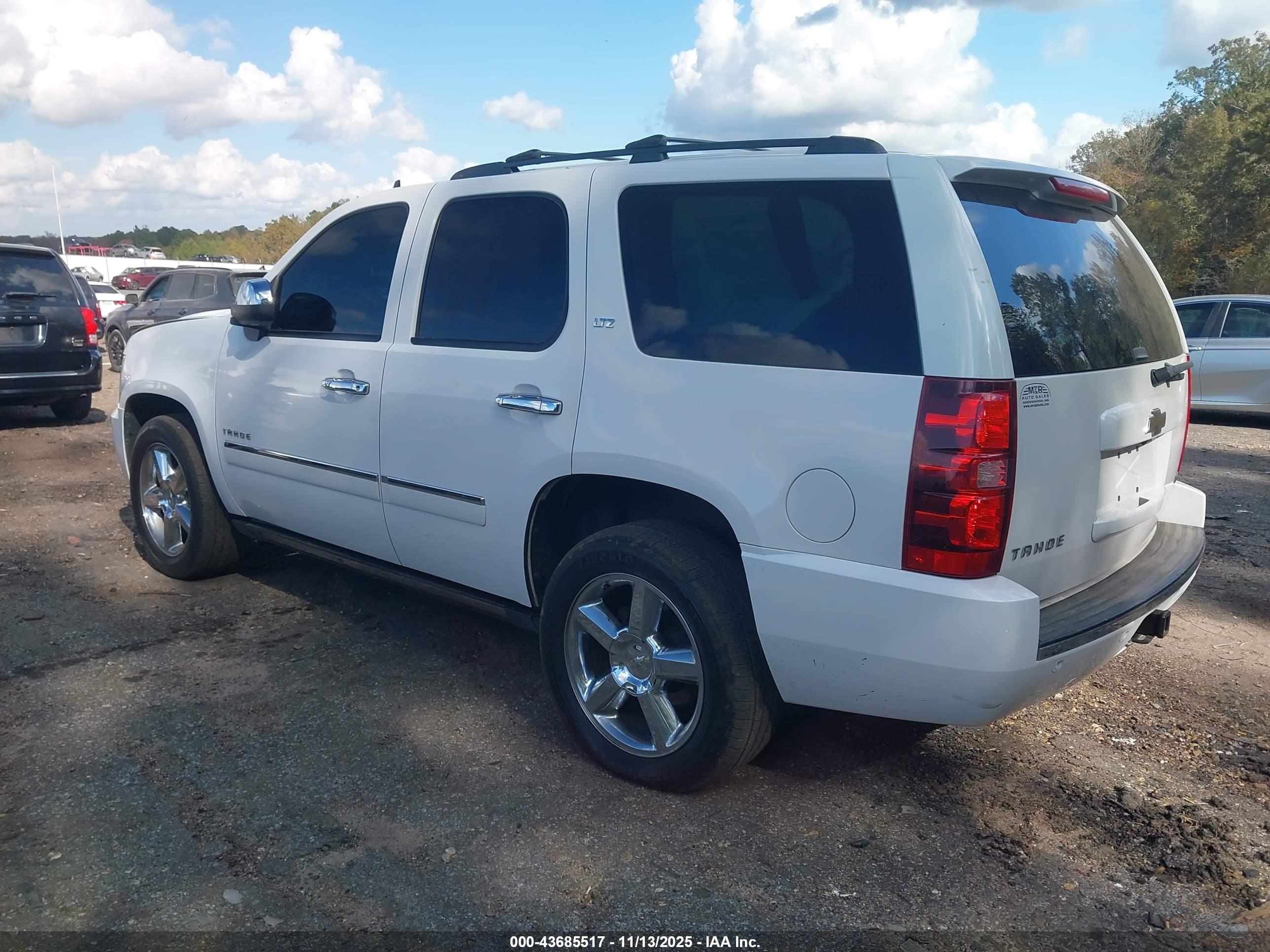 CHEVROLET TAHOE image 3