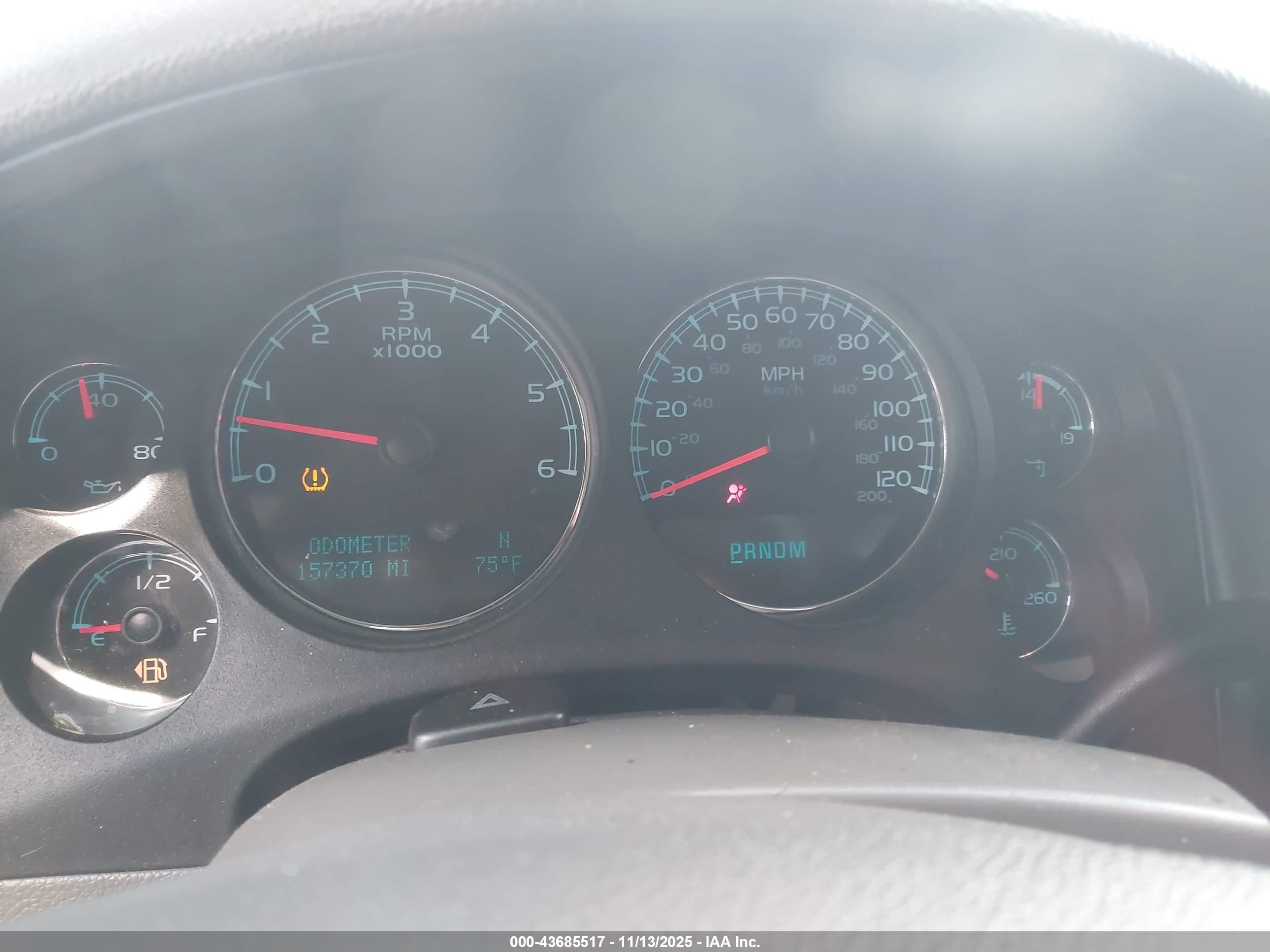 CHEVROLET TAHOE image 7