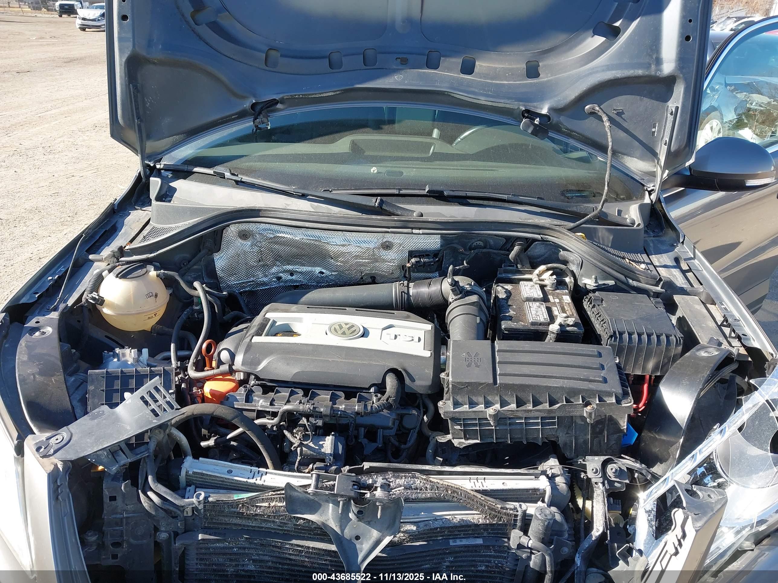 VOLKSWAGEN TIGUAN image 10