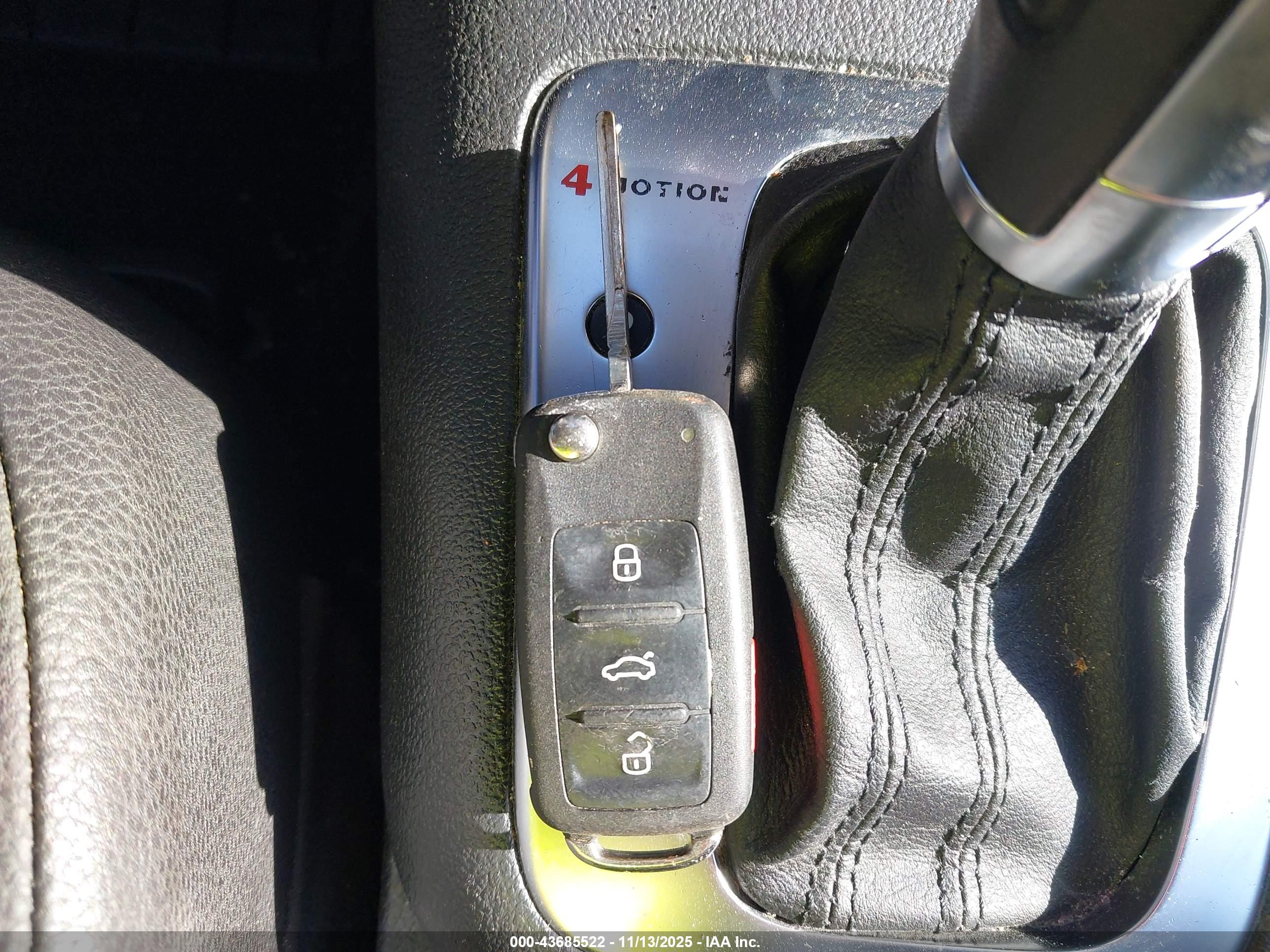 VOLKSWAGEN TIGUAN image 11