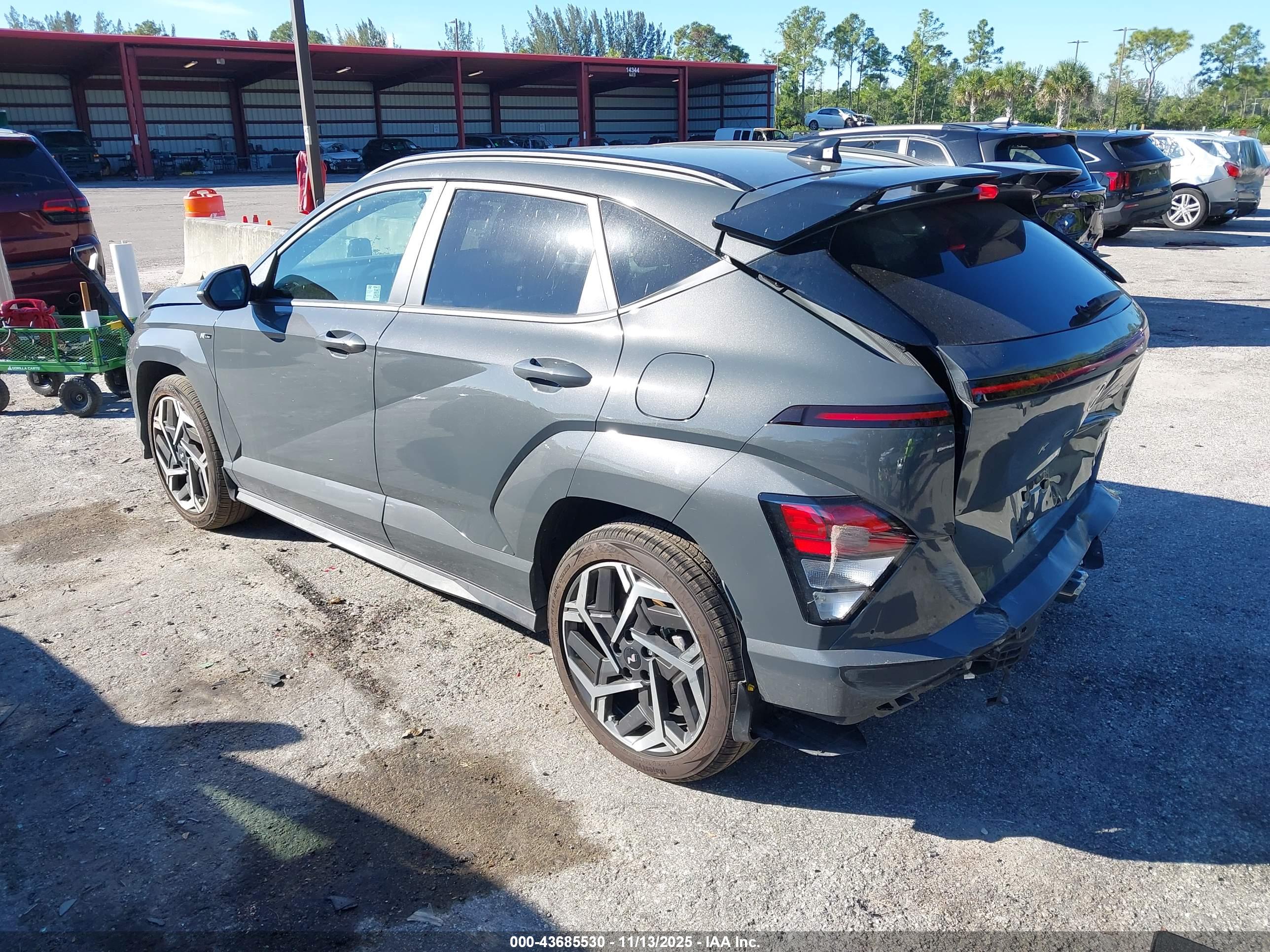HYUNDAI KONA image 3