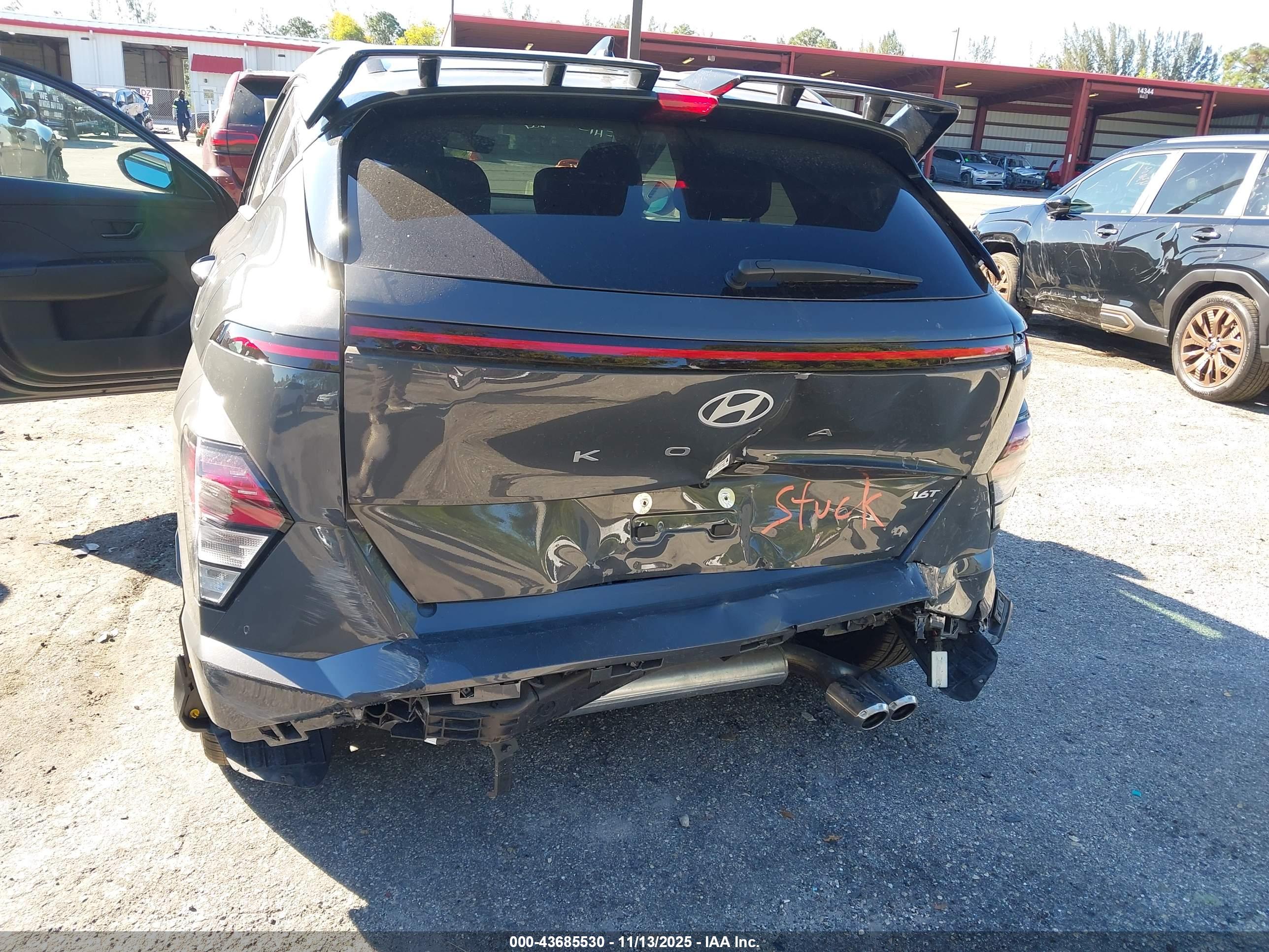 HYUNDAI KONA image 6