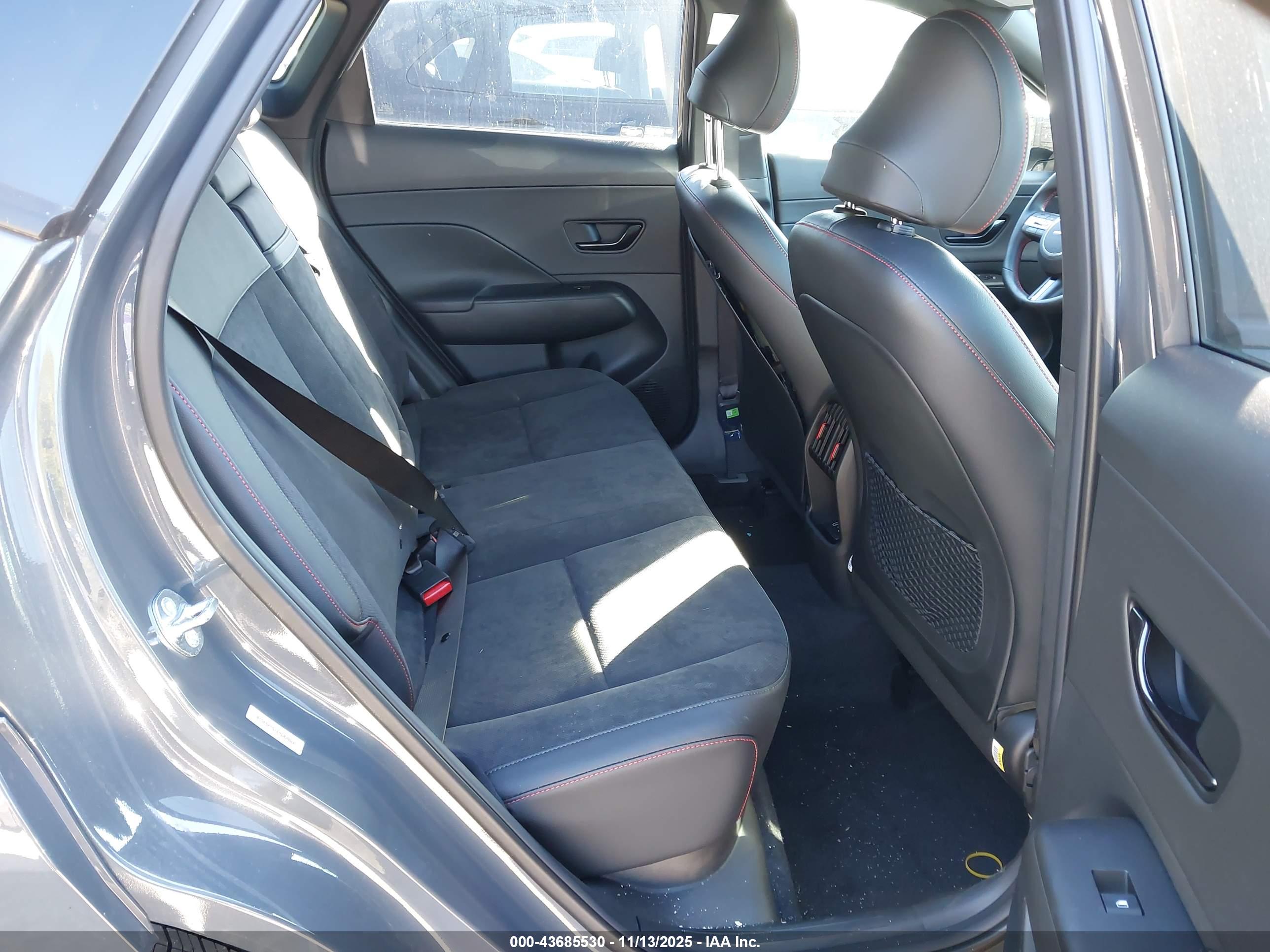 HYUNDAI KONA image 8