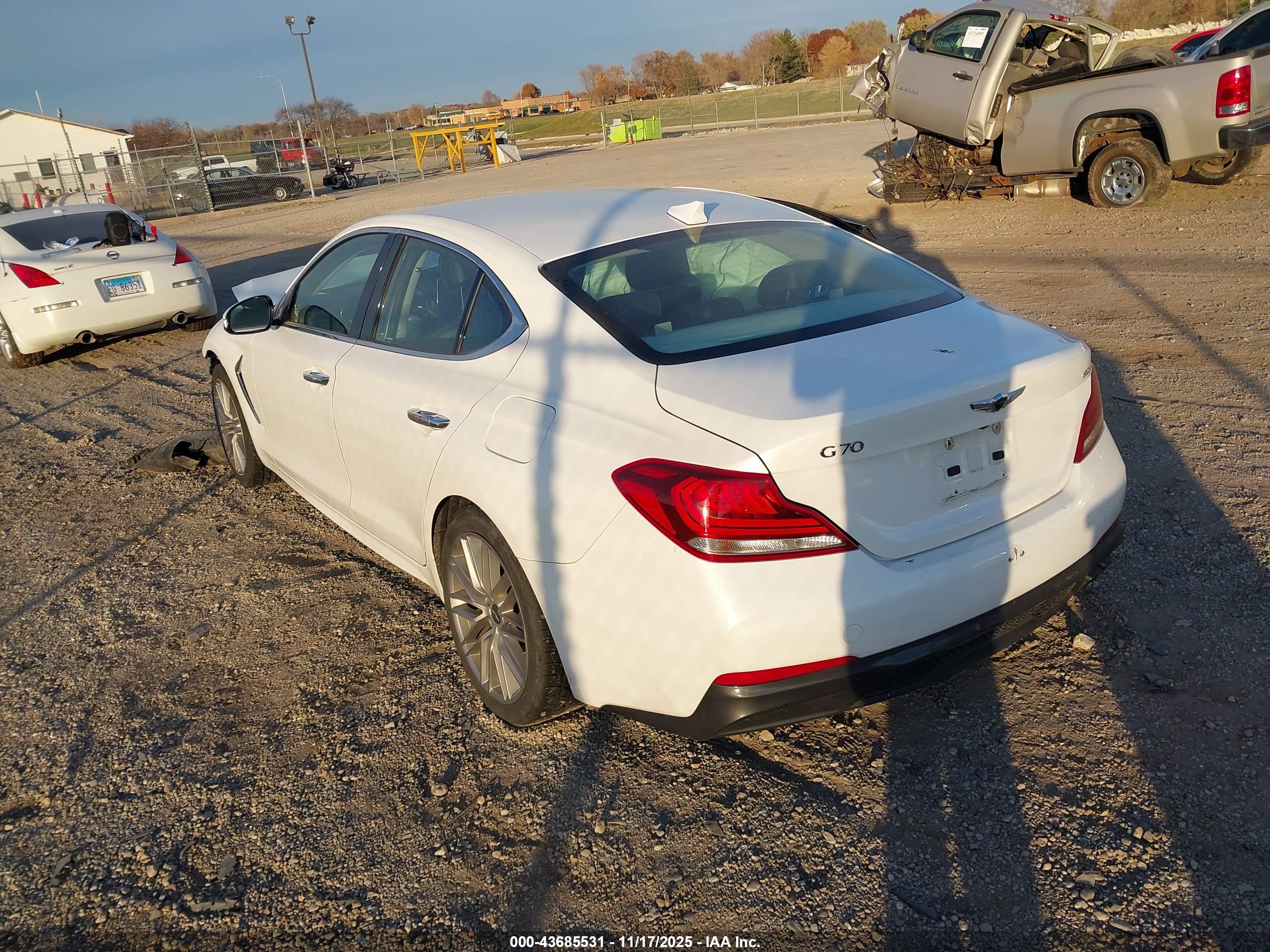 GENESIS G70 image 3