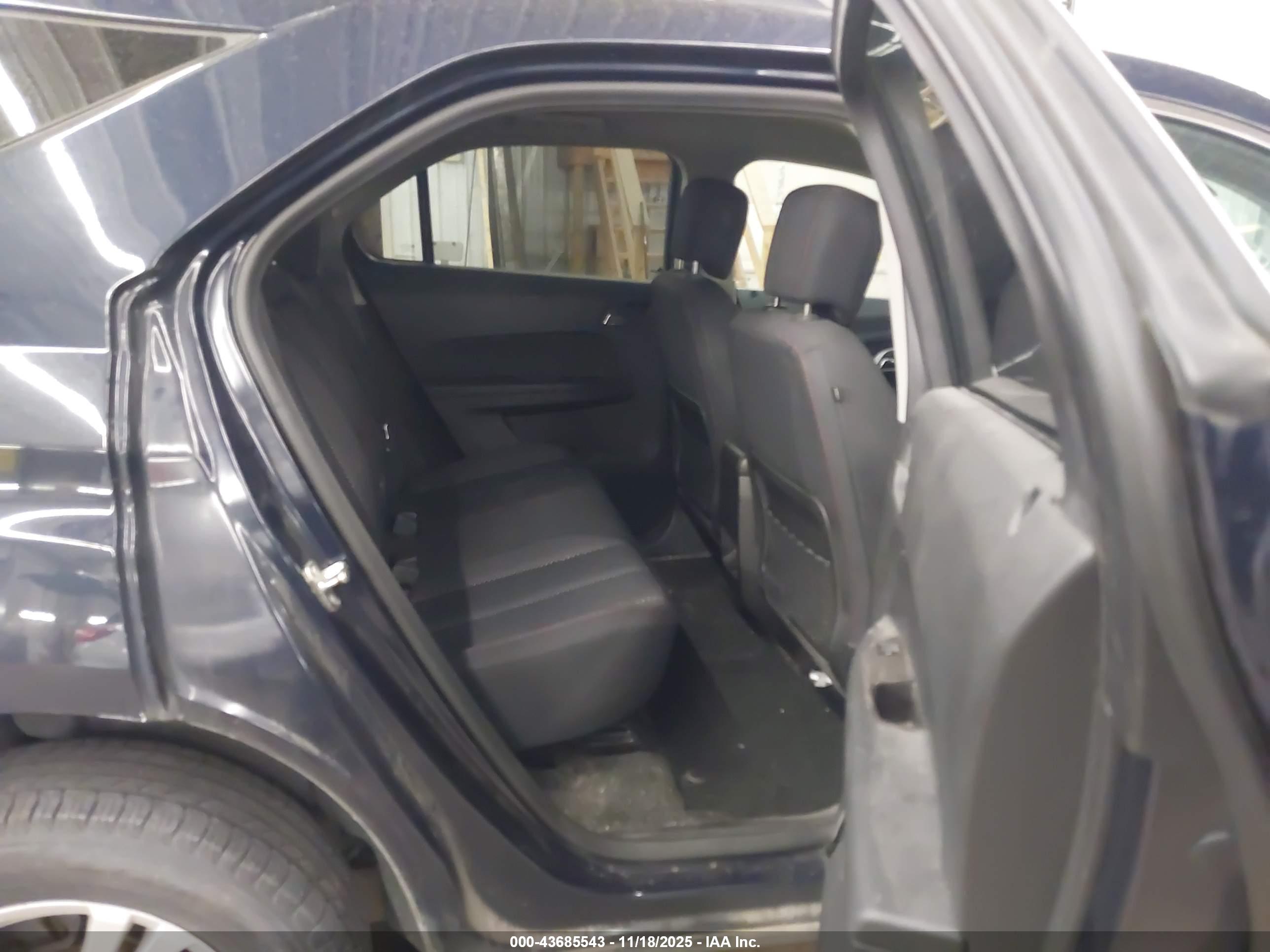 CHEVROLET EQUINOX image 8