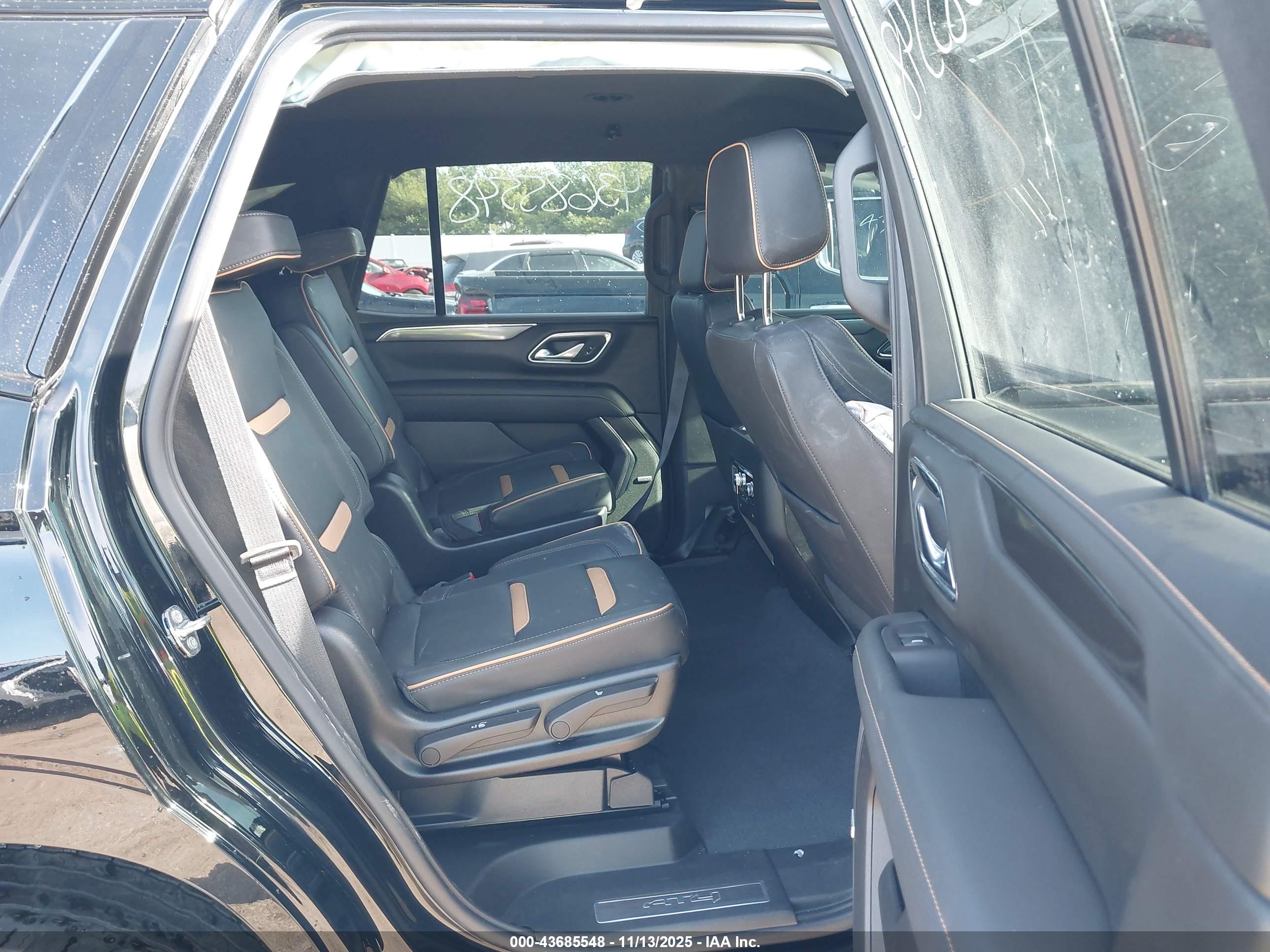 GMC YUKON image 8