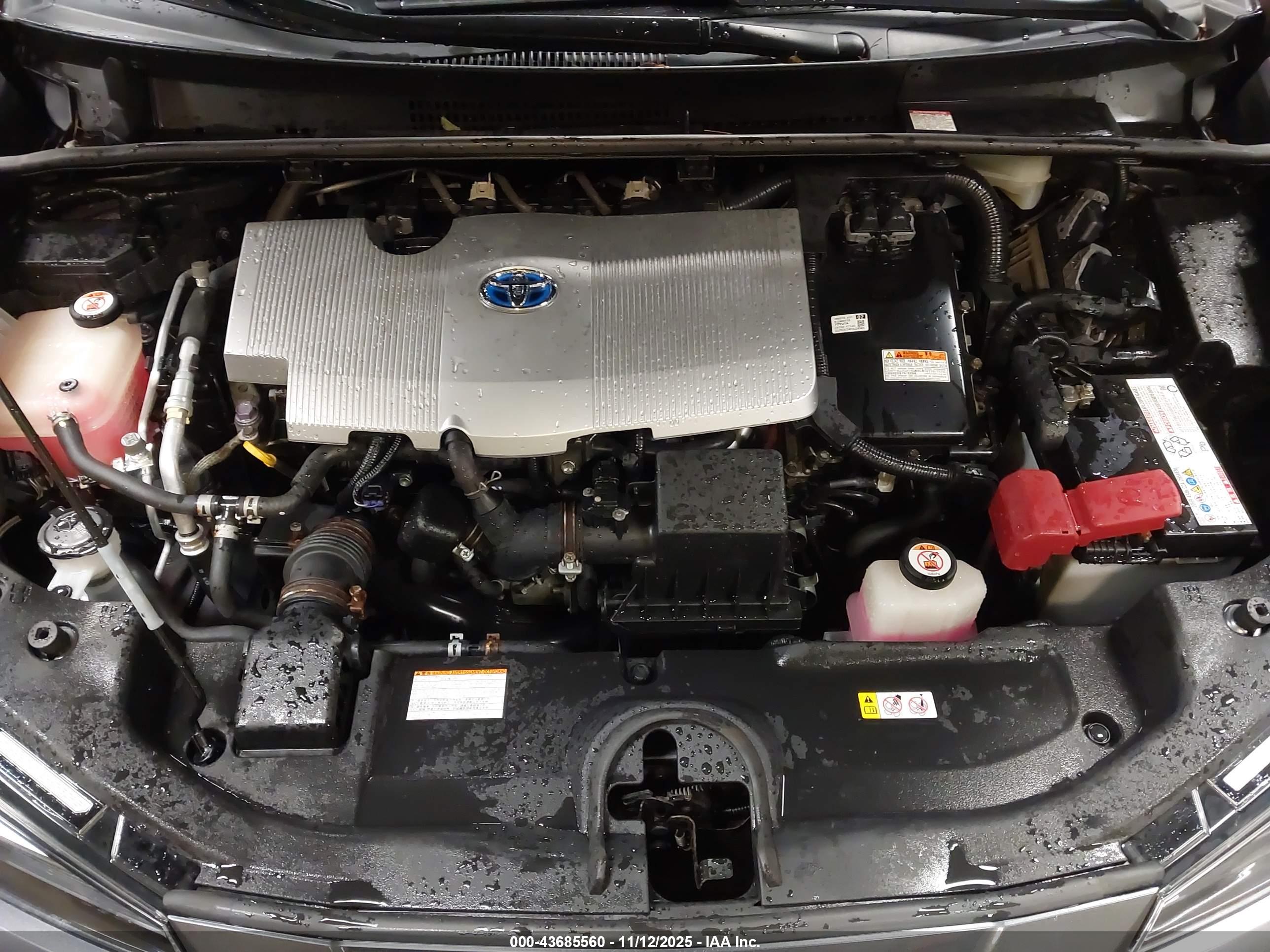 TOYOTA PRIUS image 10