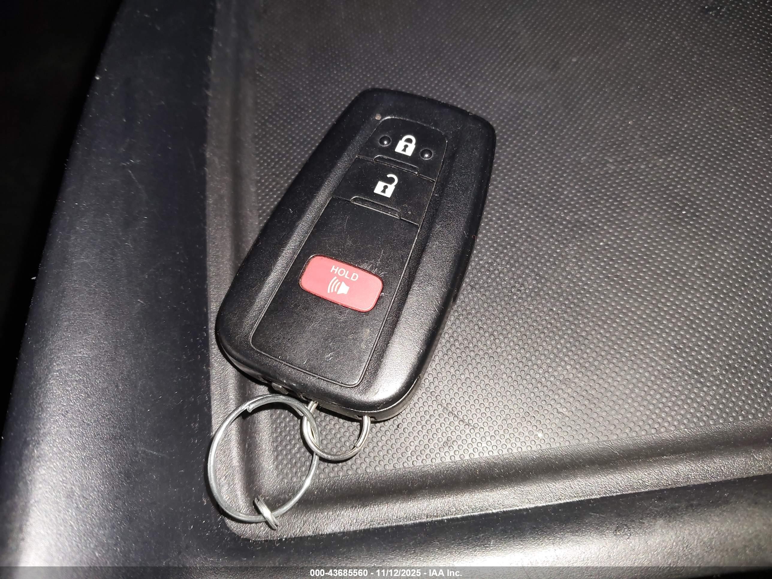 TOYOTA PRIUS image 11