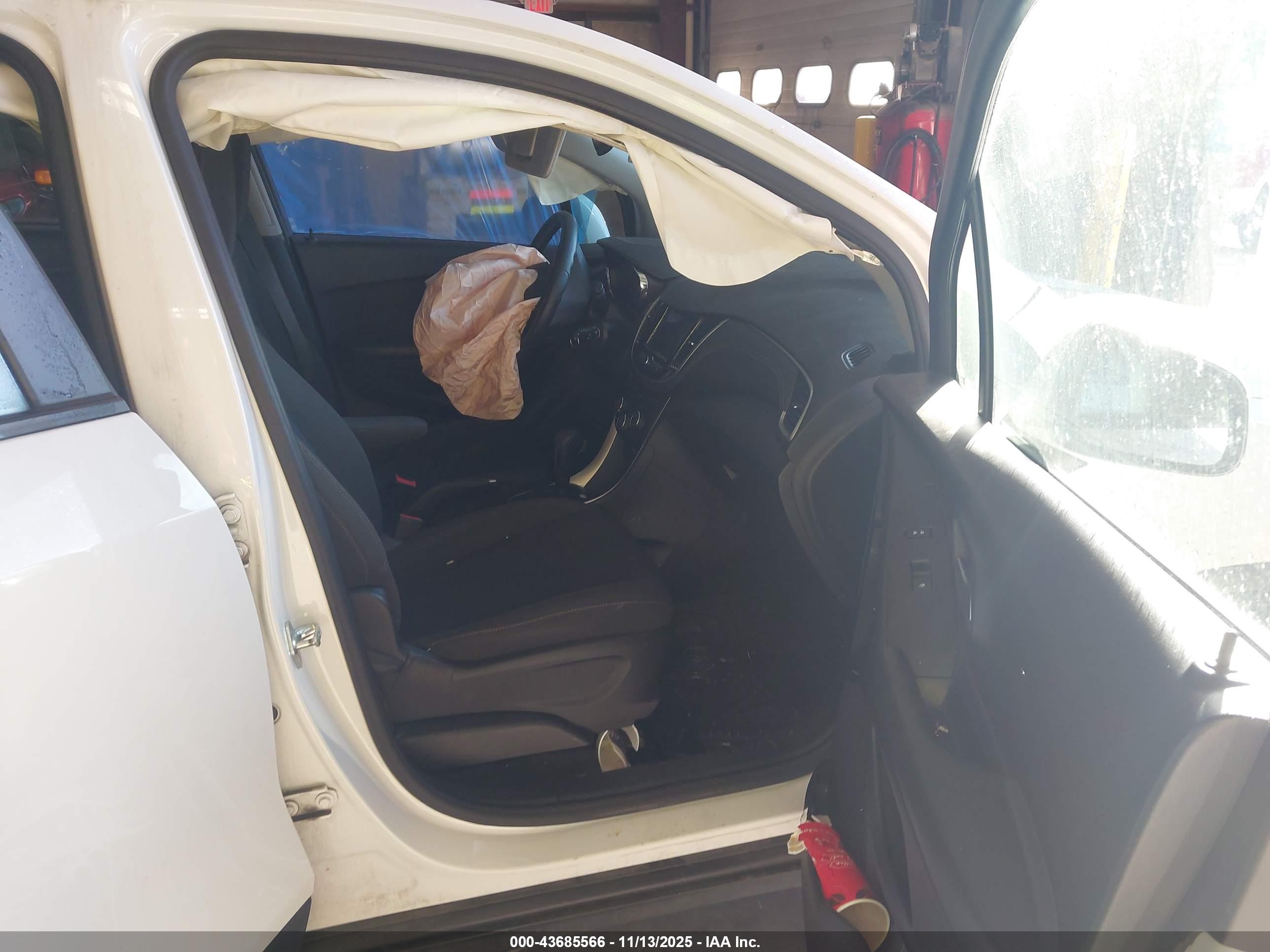 CHEVROLET TRAX image 5