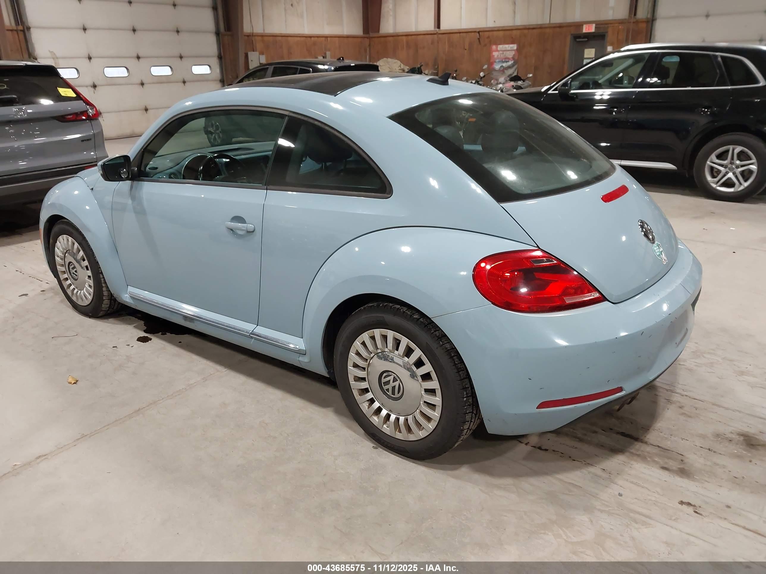 VOLKSWAGEN BEETLE image 3