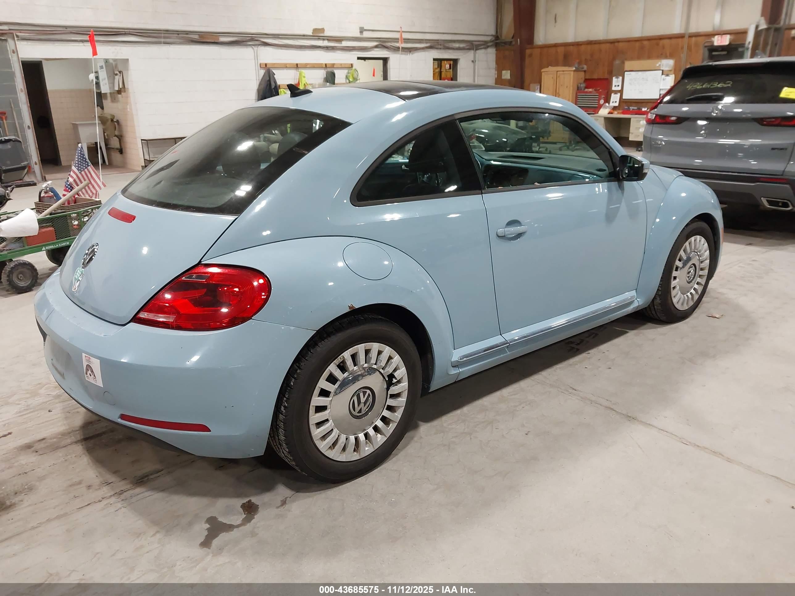 VOLKSWAGEN BEETLE image 4