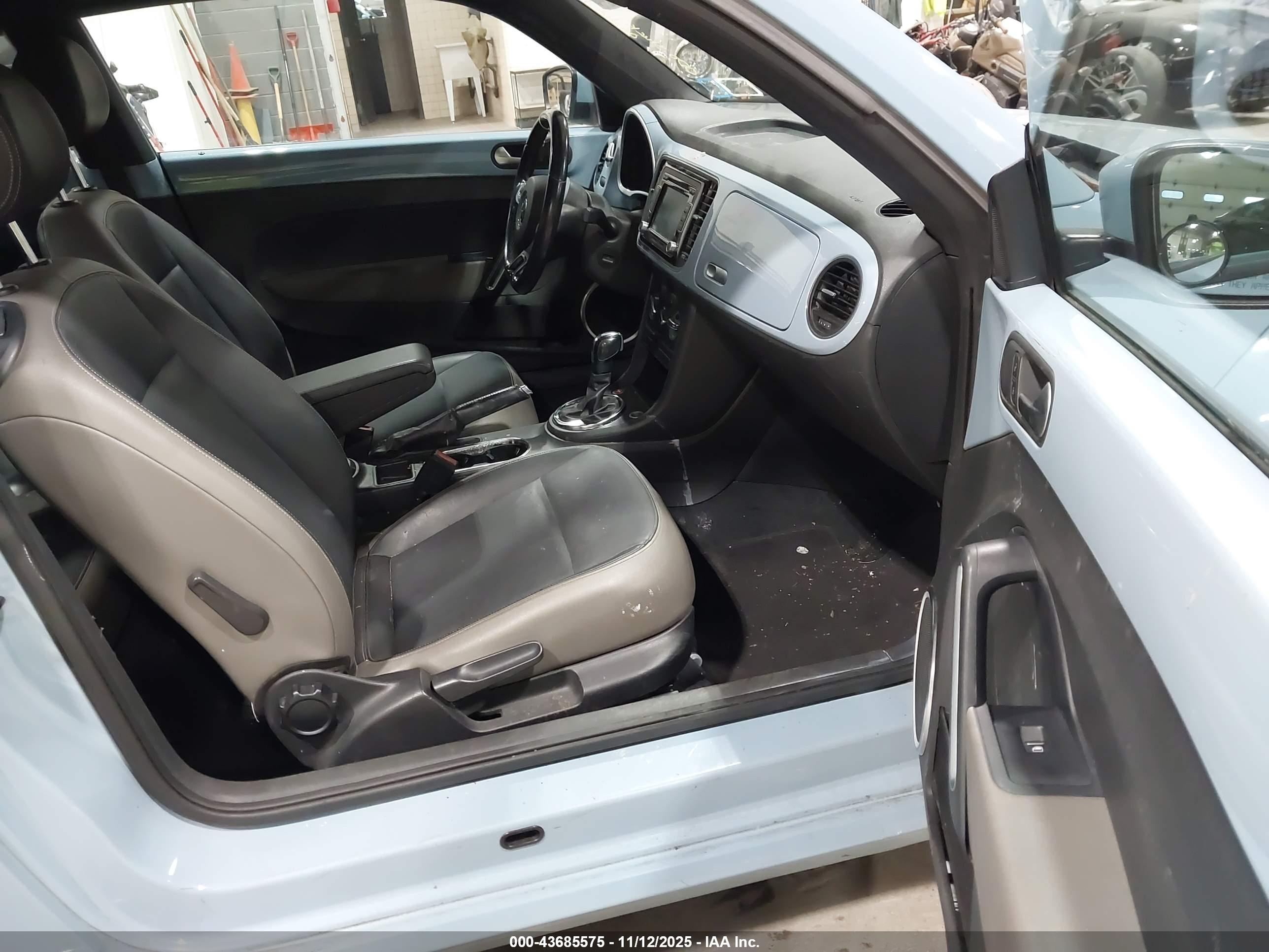 VOLKSWAGEN BEETLE image 5